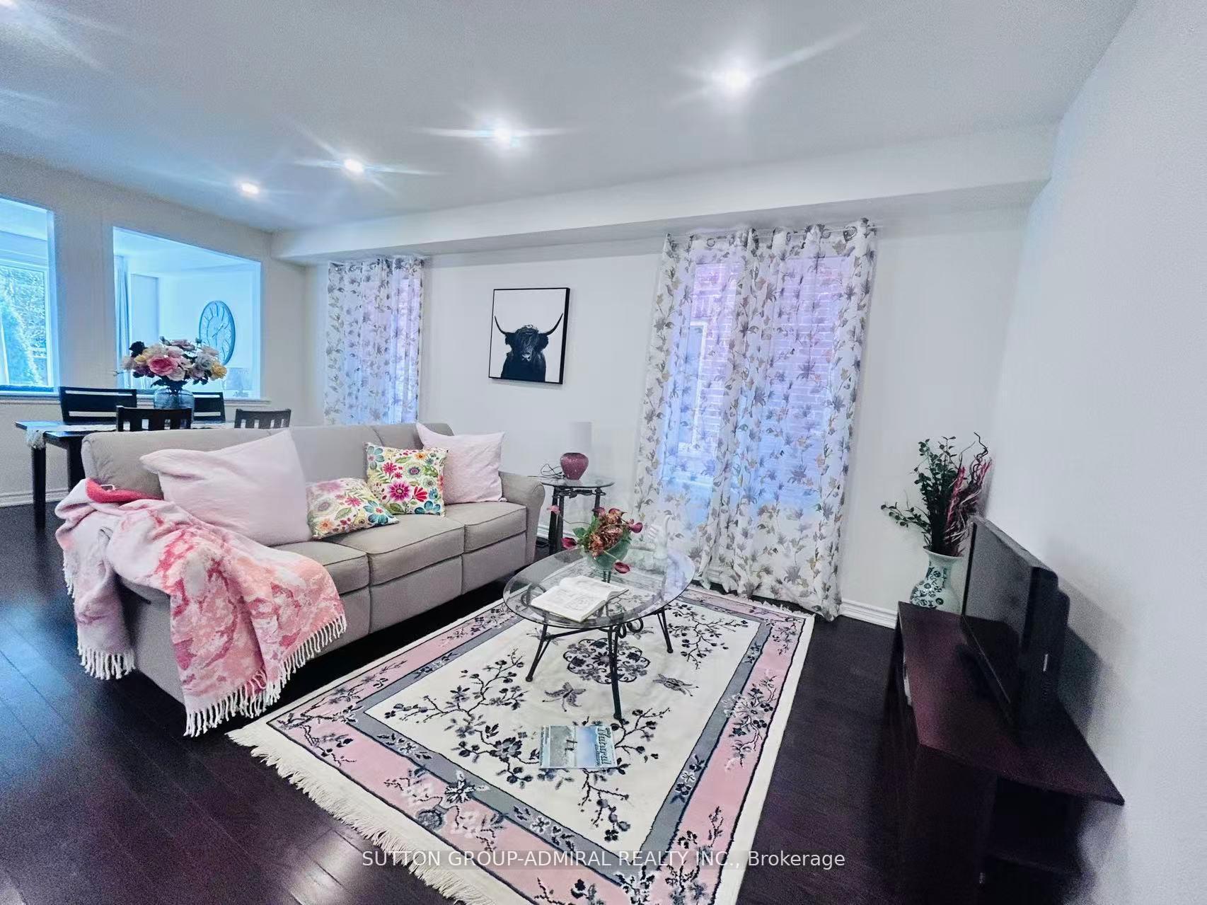 Photo 6 of 81 Livante Court, Markham, Victoria Square — HOMEH