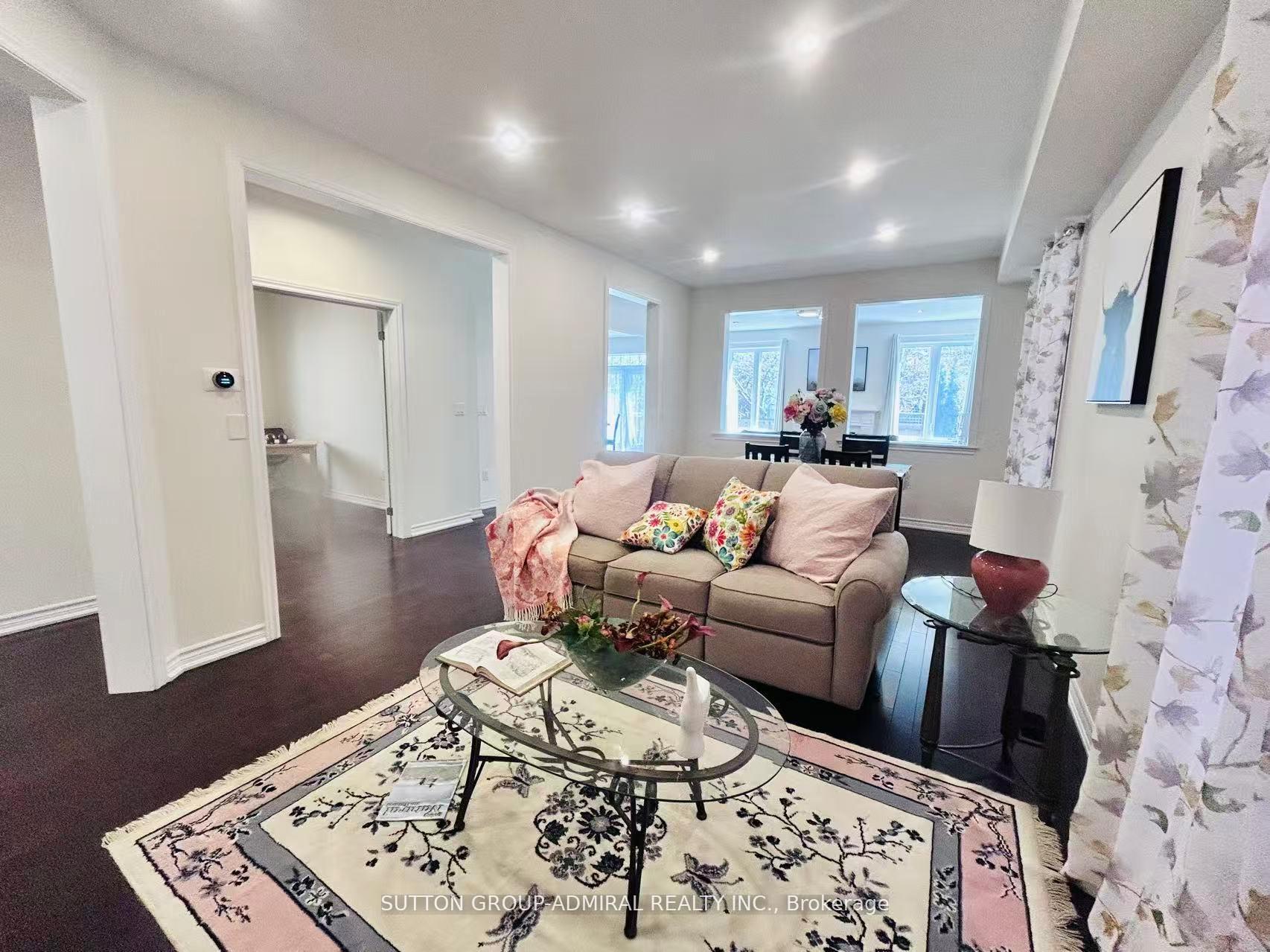 Photo 7 of 81 Livante Court, Markham, Victoria Square — HOMEH