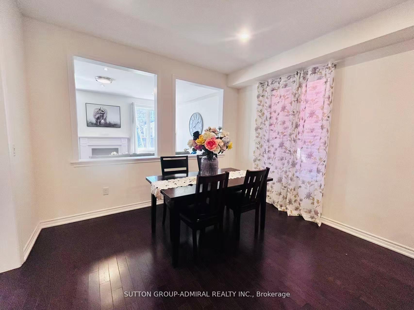Photo 9 of 81 Livante Court, Markham, Victoria Square — HOMEH