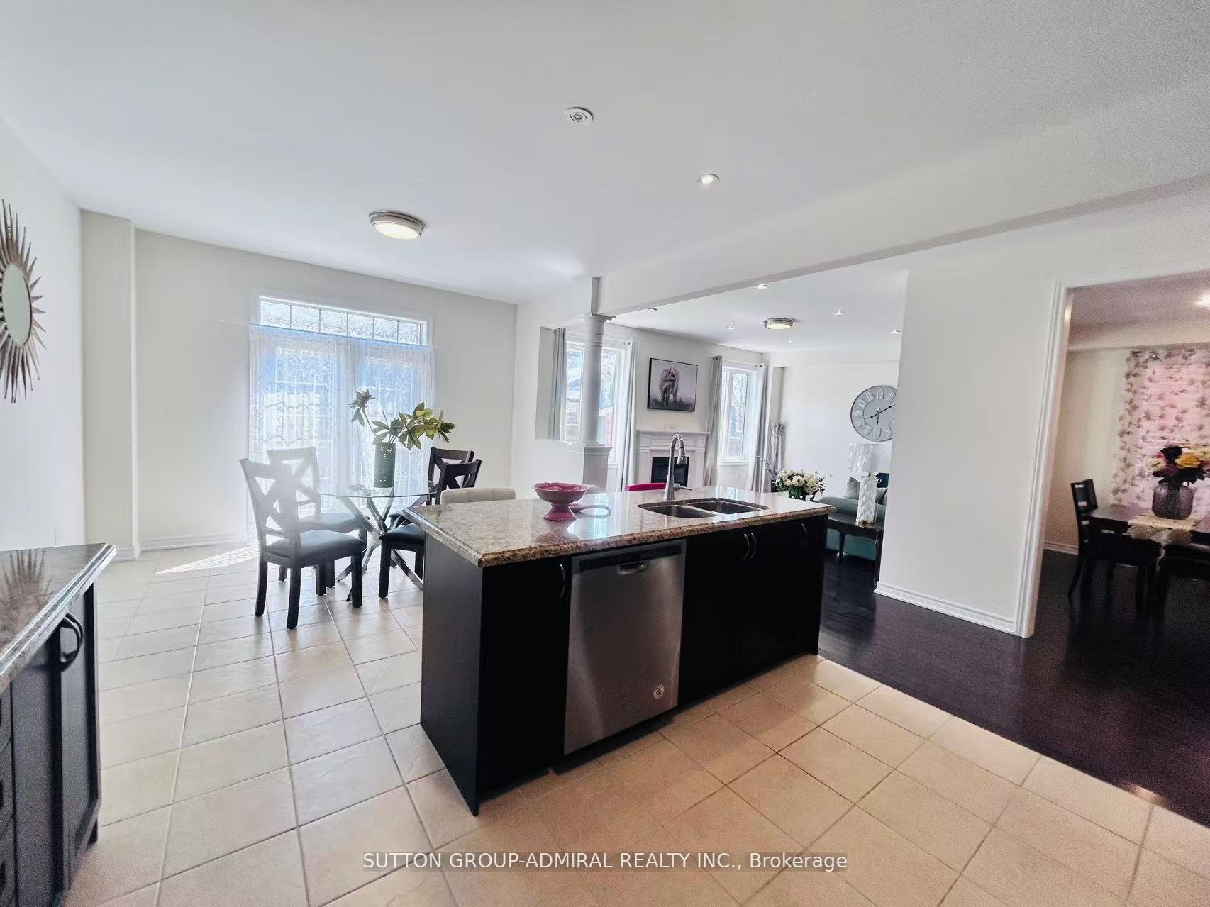 Photo 16 of 81 Livante Court, Markham, Victoria Square — HOMEH
