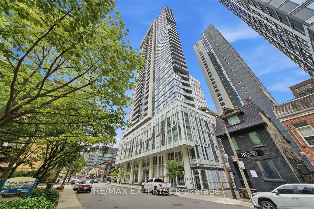 Photo 2 of Unit 401, 77 Mutual Street, Toronto, Church-Yonge Corridor — HOMEH