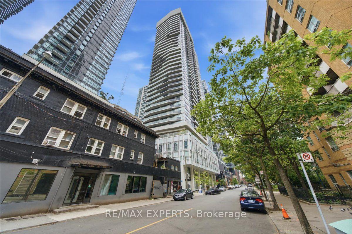 Photo 3 of Unit 401, 77 Mutual Street, Toronto, Church-Yonge Corridor — HOMEH
