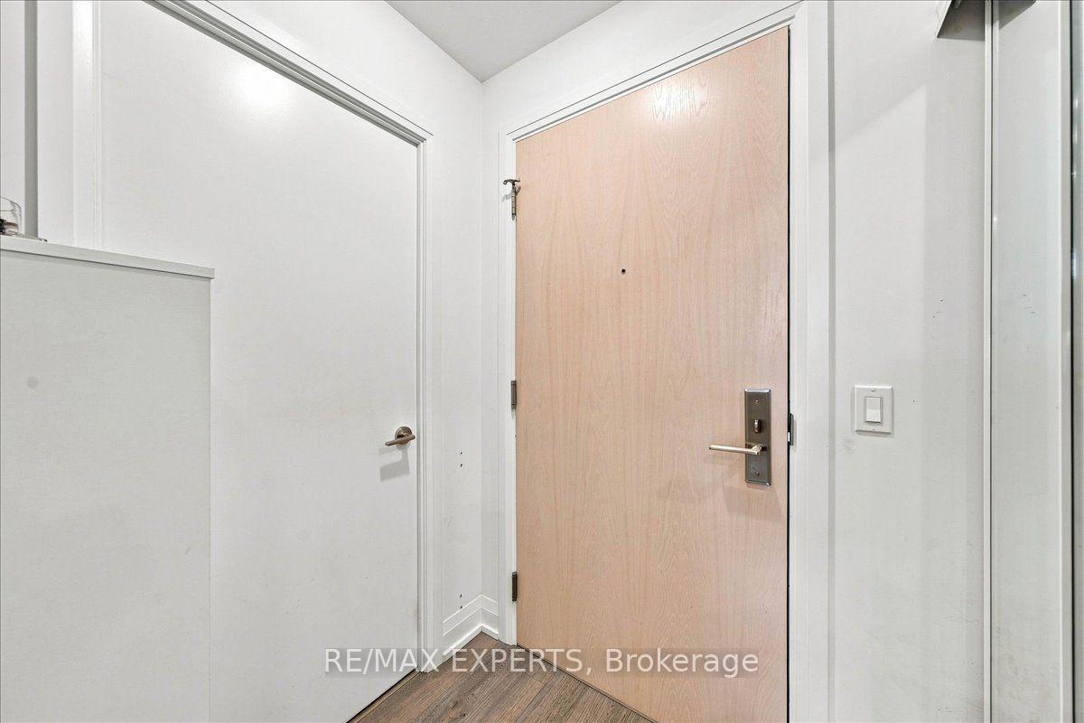 Photo 8 of Unit 401, 77 Mutual Street, Toronto, Church-Yonge Corridor — HOMEH