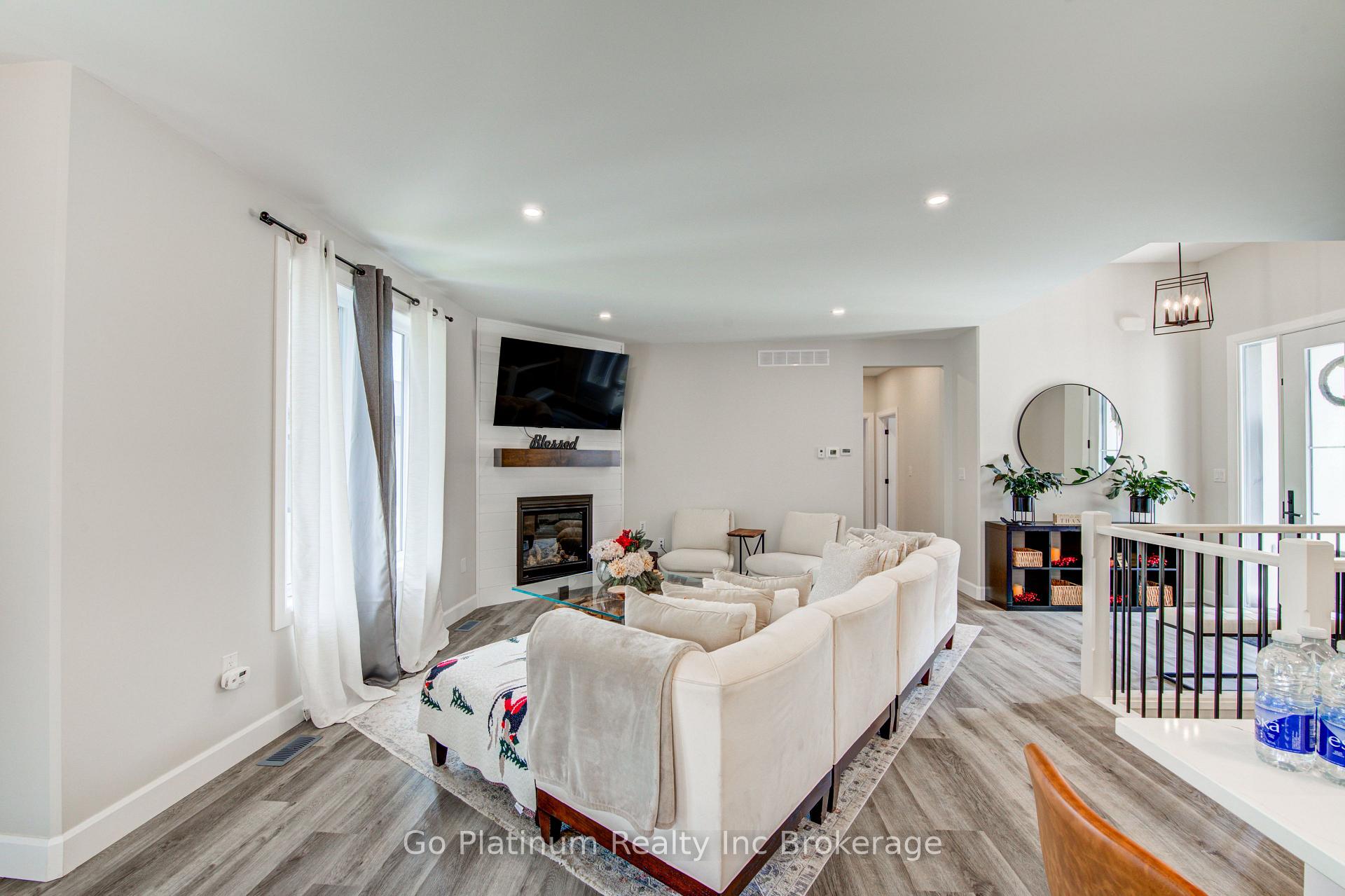Photo 22 of Unit 11, 5 John Pound Road, Tillsonburg — HOMEH