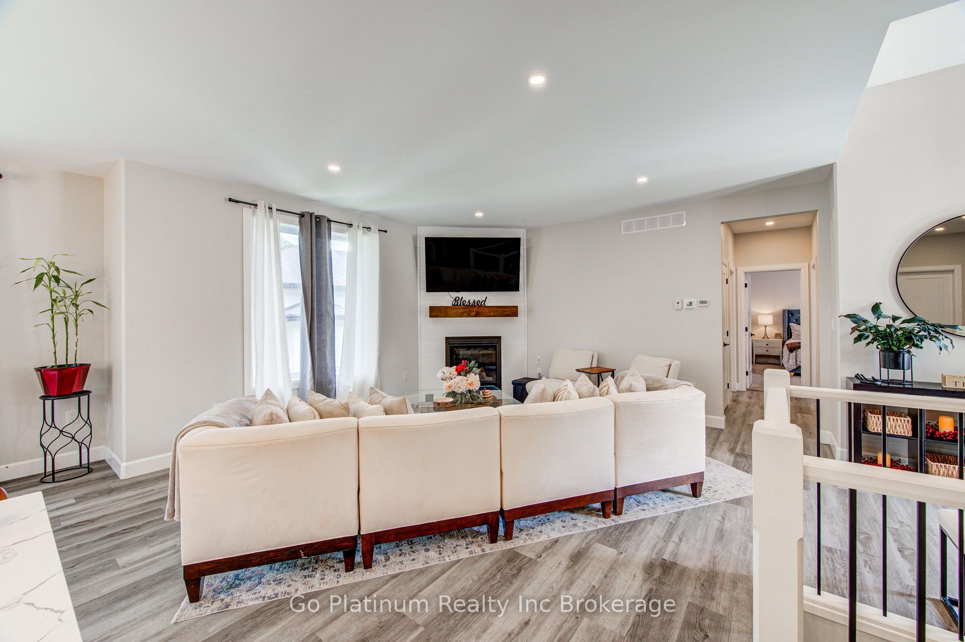 Photo 23 of Unit 11, 5 John Pound Road, Tillsonburg — HOMEH