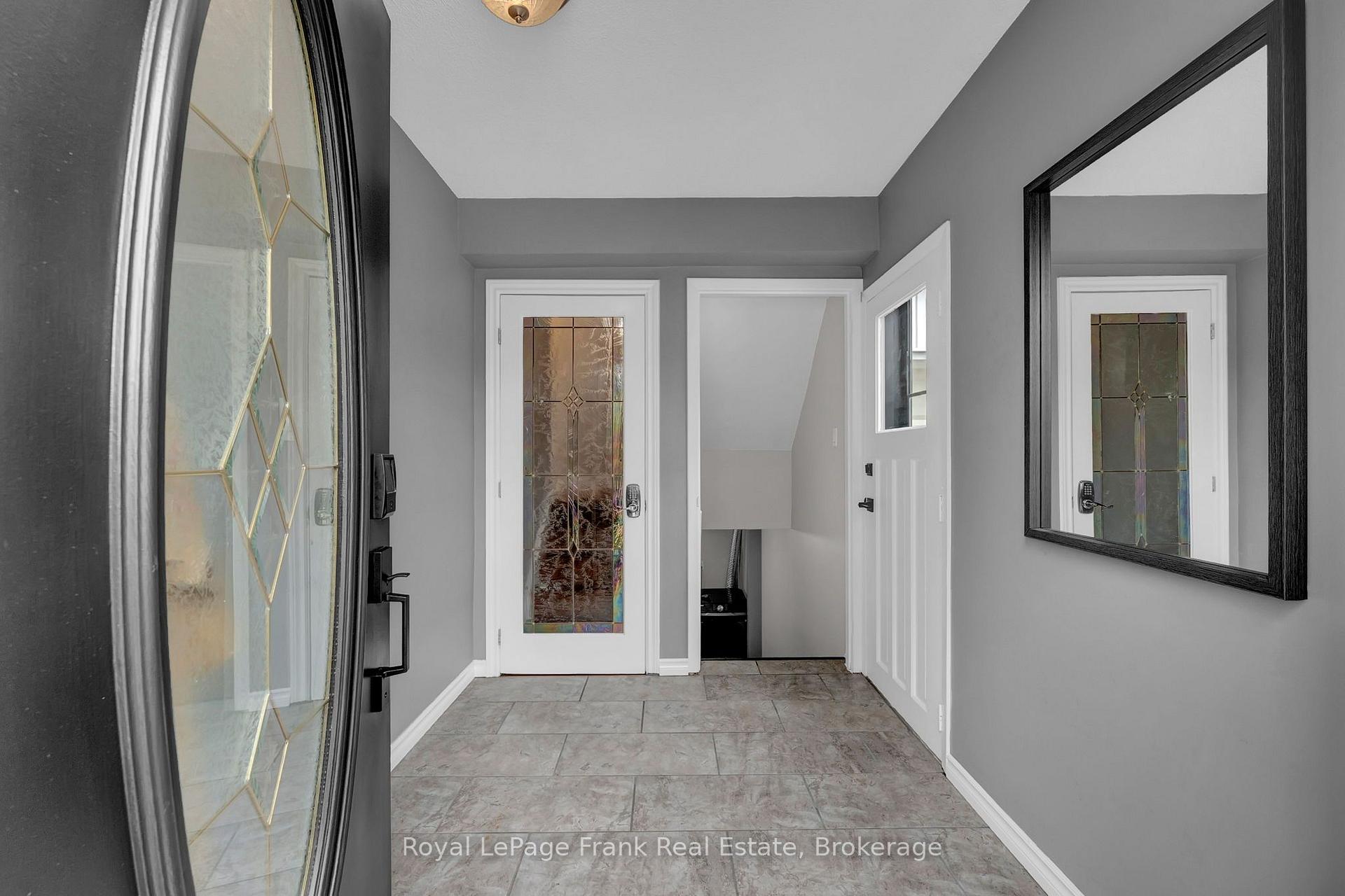 Photo 2 of 117 Lawrence Crescent, Clarington, Bowmanville — HOMEH