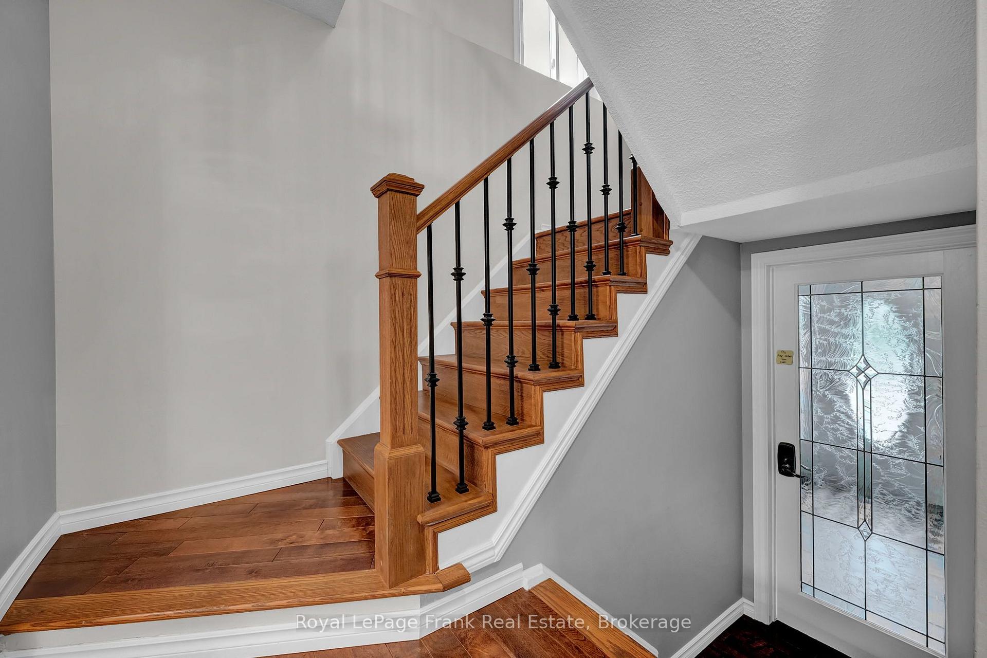 Photo 4 of 117 Lawrence Crescent, Clarington, Bowmanville — HOMEH