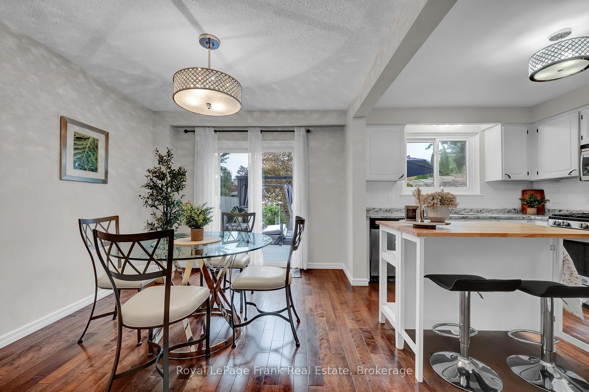 Photo 12 of 117 Lawrence Crescent, Clarington, Bowmanville — HOMEH