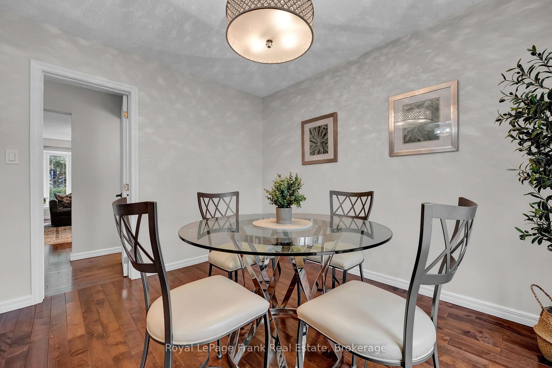 Photo 17 of 117 Lawrence Crescent, Clarington, Bowmanville — HOMEH