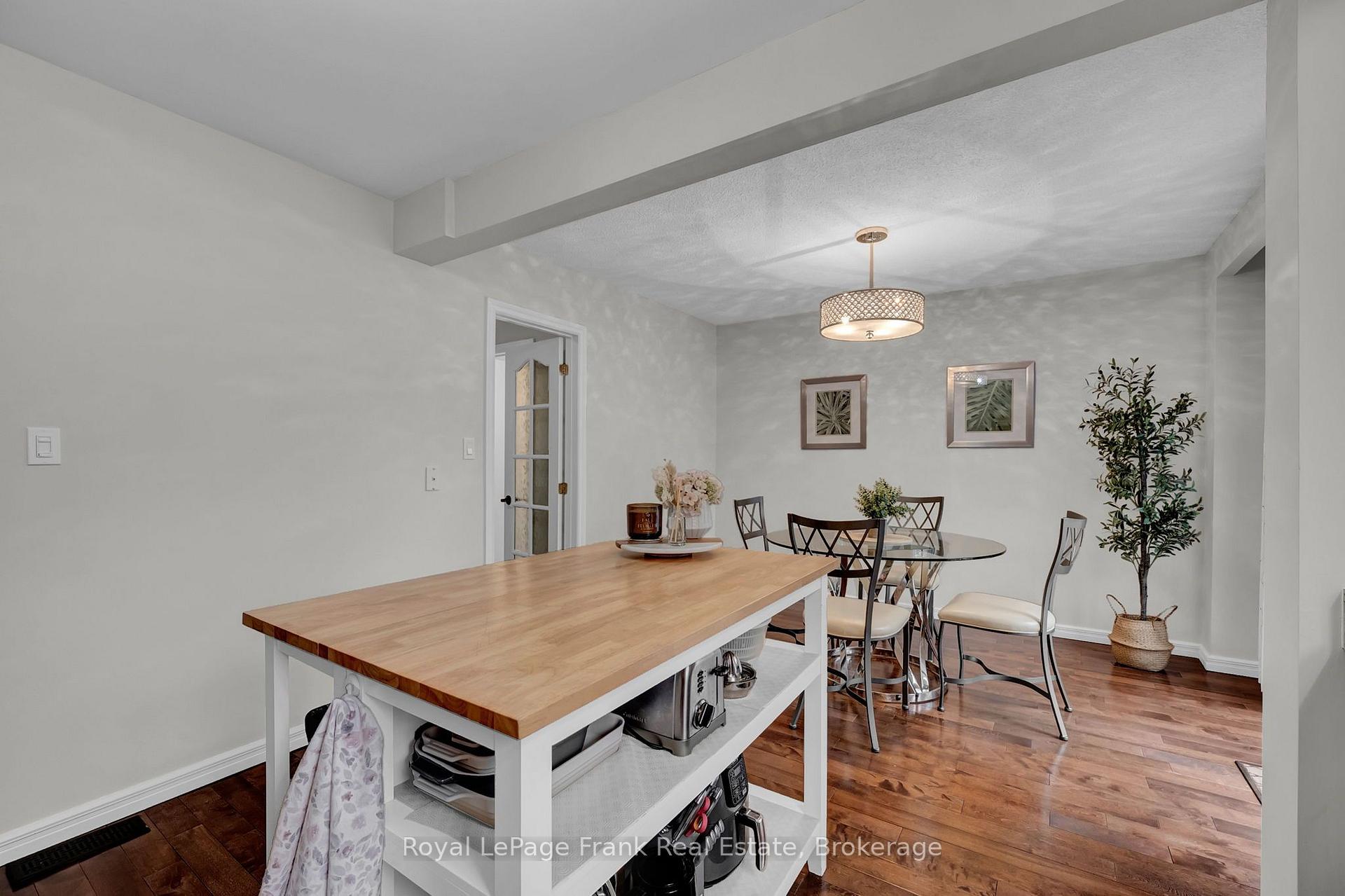 Photo 19 of 117 Lawrence Crescent, Clarington, Bowmanville — HOMEH