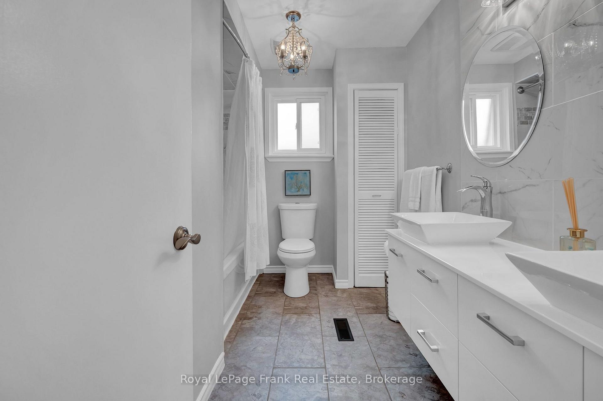 Photo 24 of 117 Lawrence Crescent, Clarington, Bowmanville — HOMEH