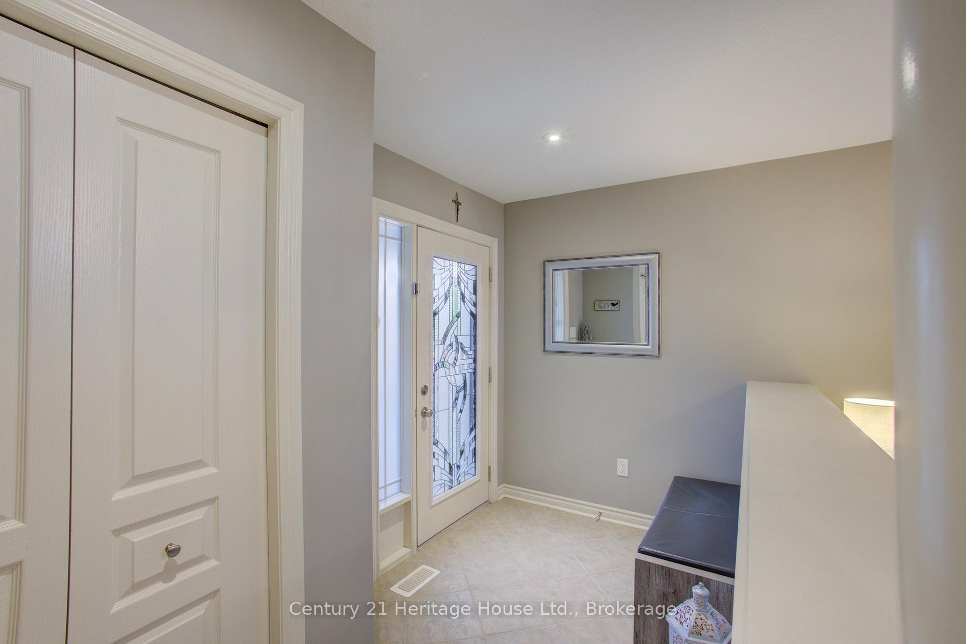 Photo 6 of 79 Laughland Lane, Guelph, Pineridge/Westminster Woods — HOMEH