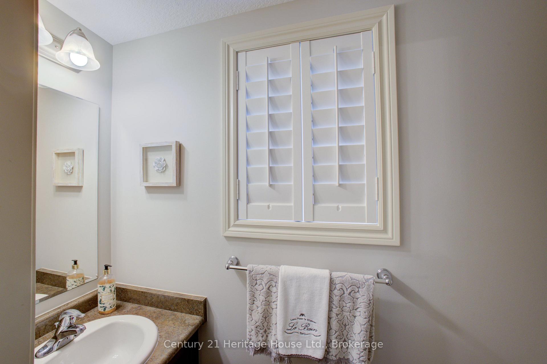 Photo 11 of 79 Laughland Lane, Guelph, Pineridge/Westminster Woods — HOMEH