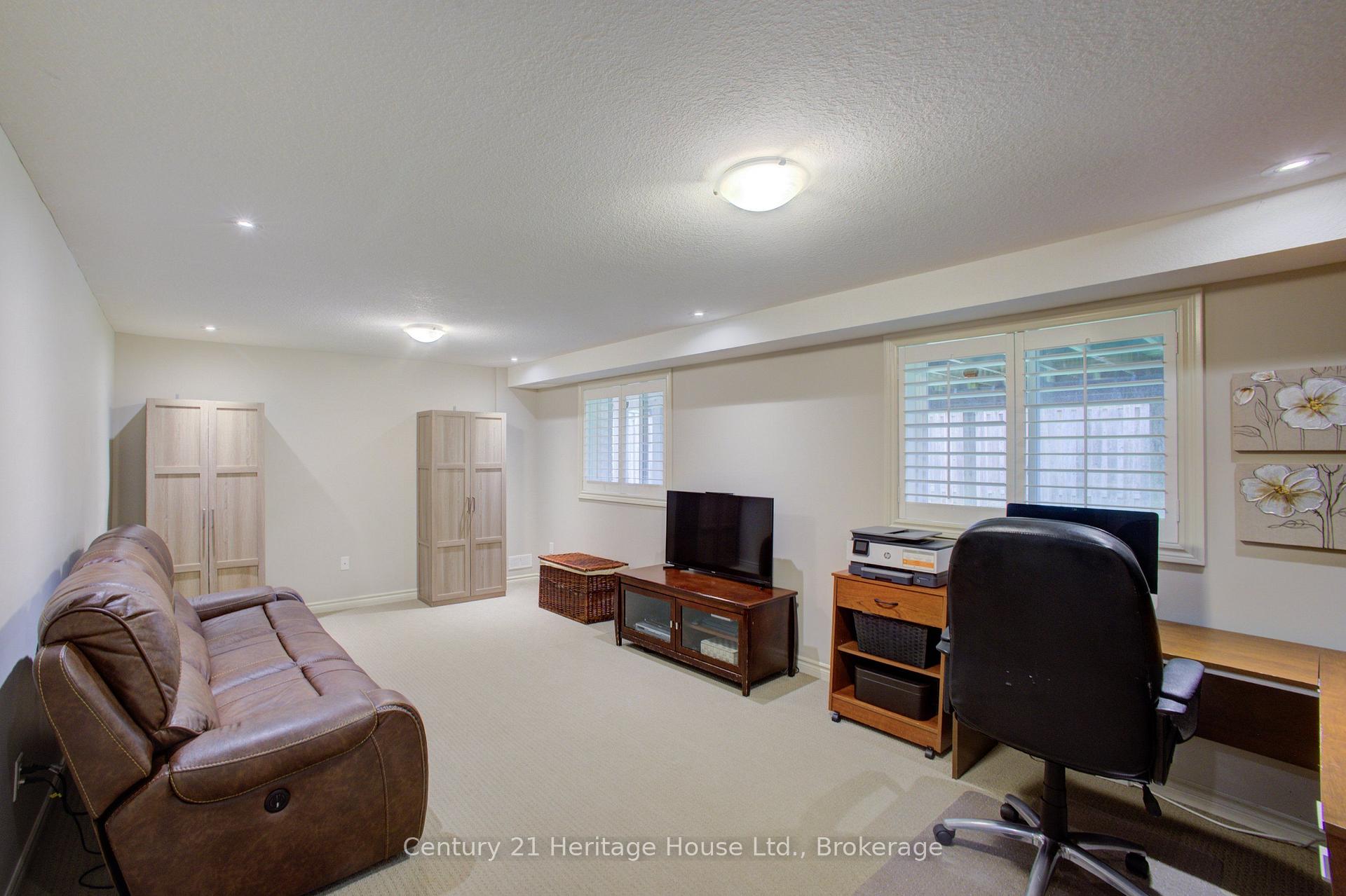 Photo 28 of 79 Laughland Lane, Guelph, Pineridge/Westminster Woods — HOMEH