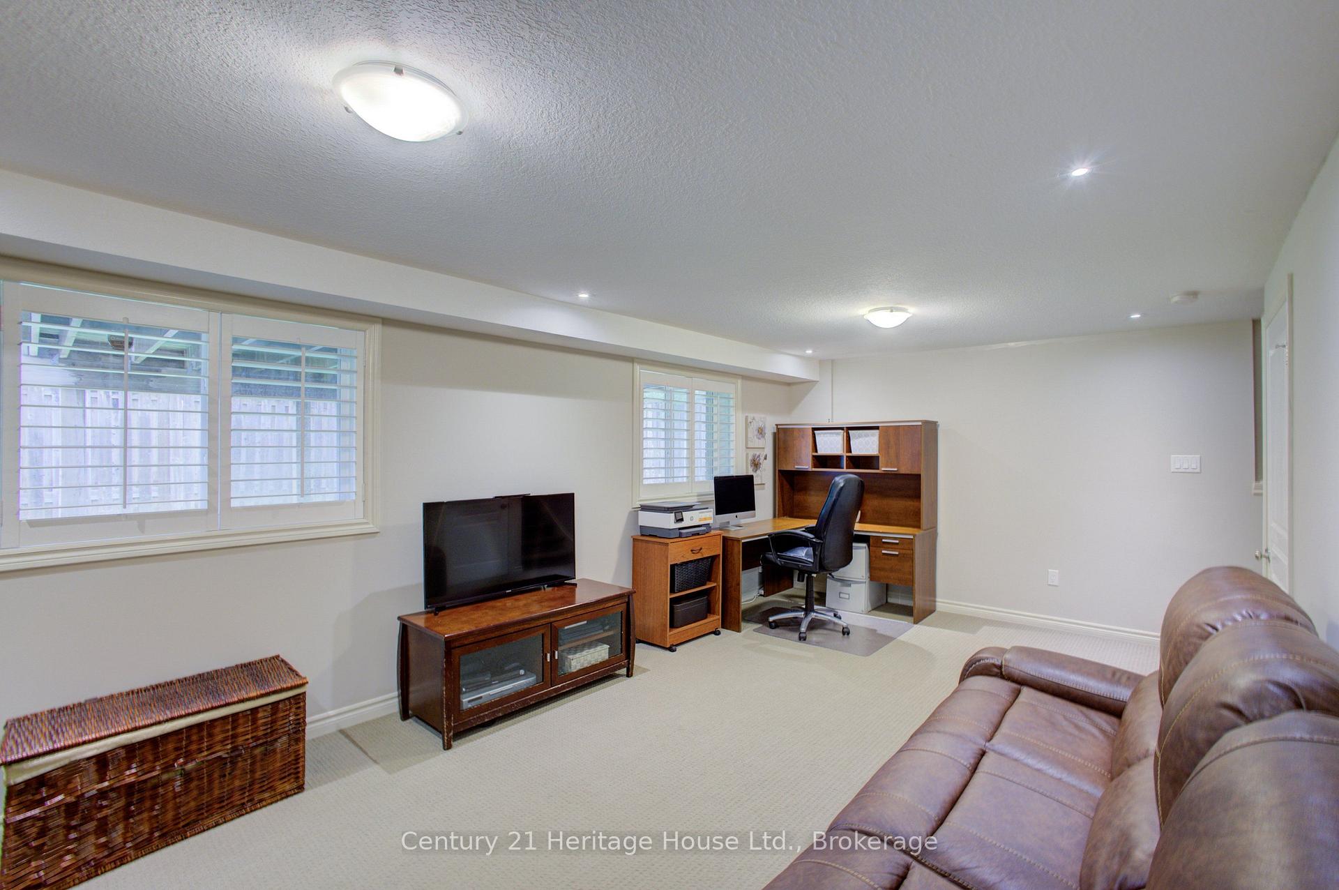 Photo 29 of 79 Laughland Lane, Guelph, Pineridge/Westminster Woods — HOMEH