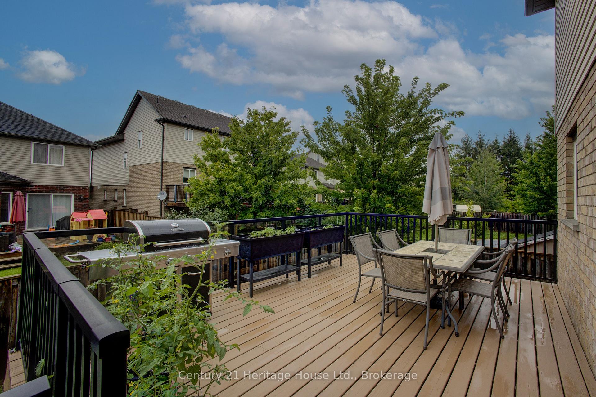 Photo 36 of 79 Laughland Lane, Guelph, Pineridge/Westminster Woods — HOMEH