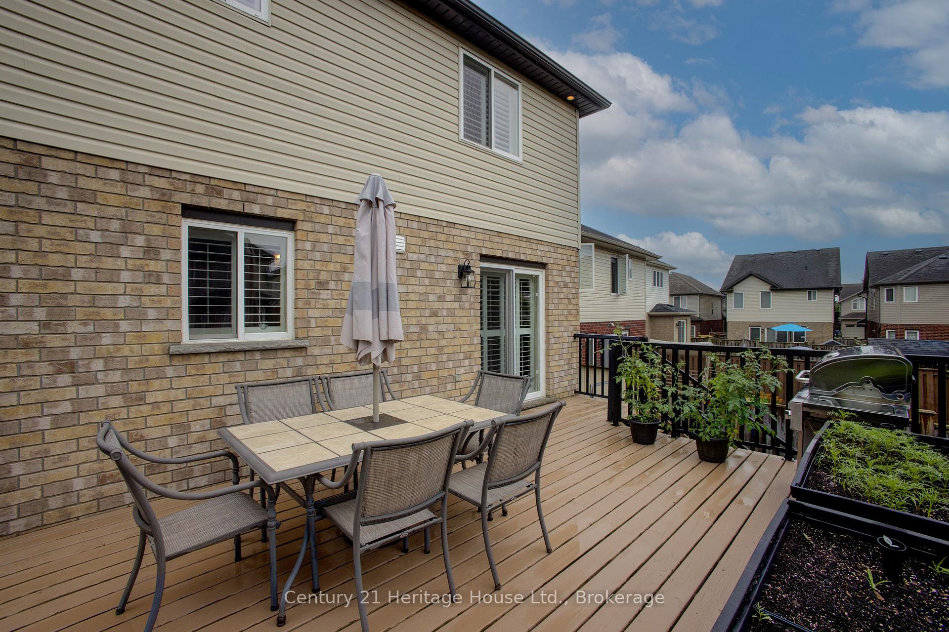 Photo 38 of 79 Laughland Lane, Guelph, Pineridge/Westminster Woods — HOMEH