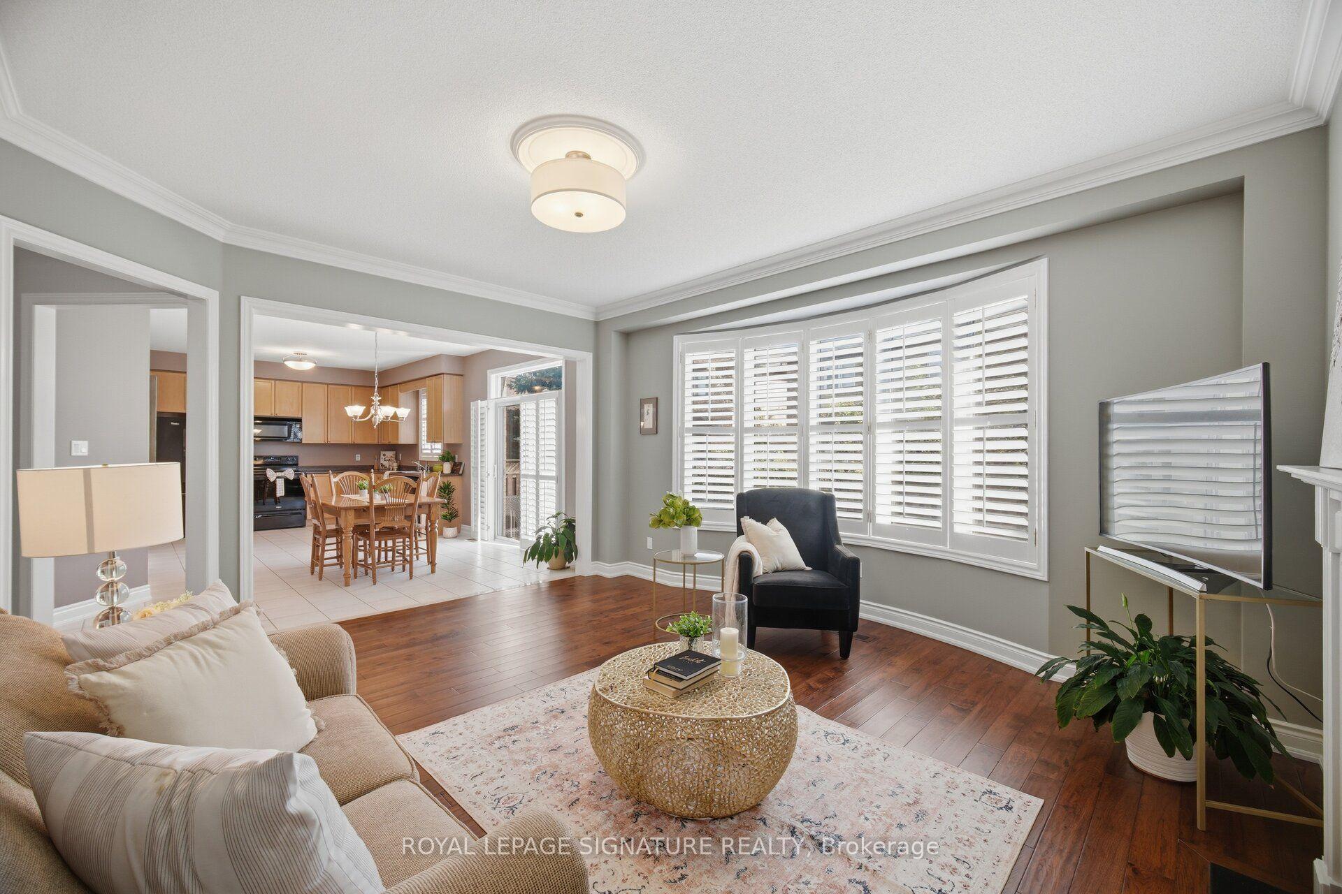 Photo 7 of 2215 Lapsley Crescent, Oakville, Westmount — HOMEH