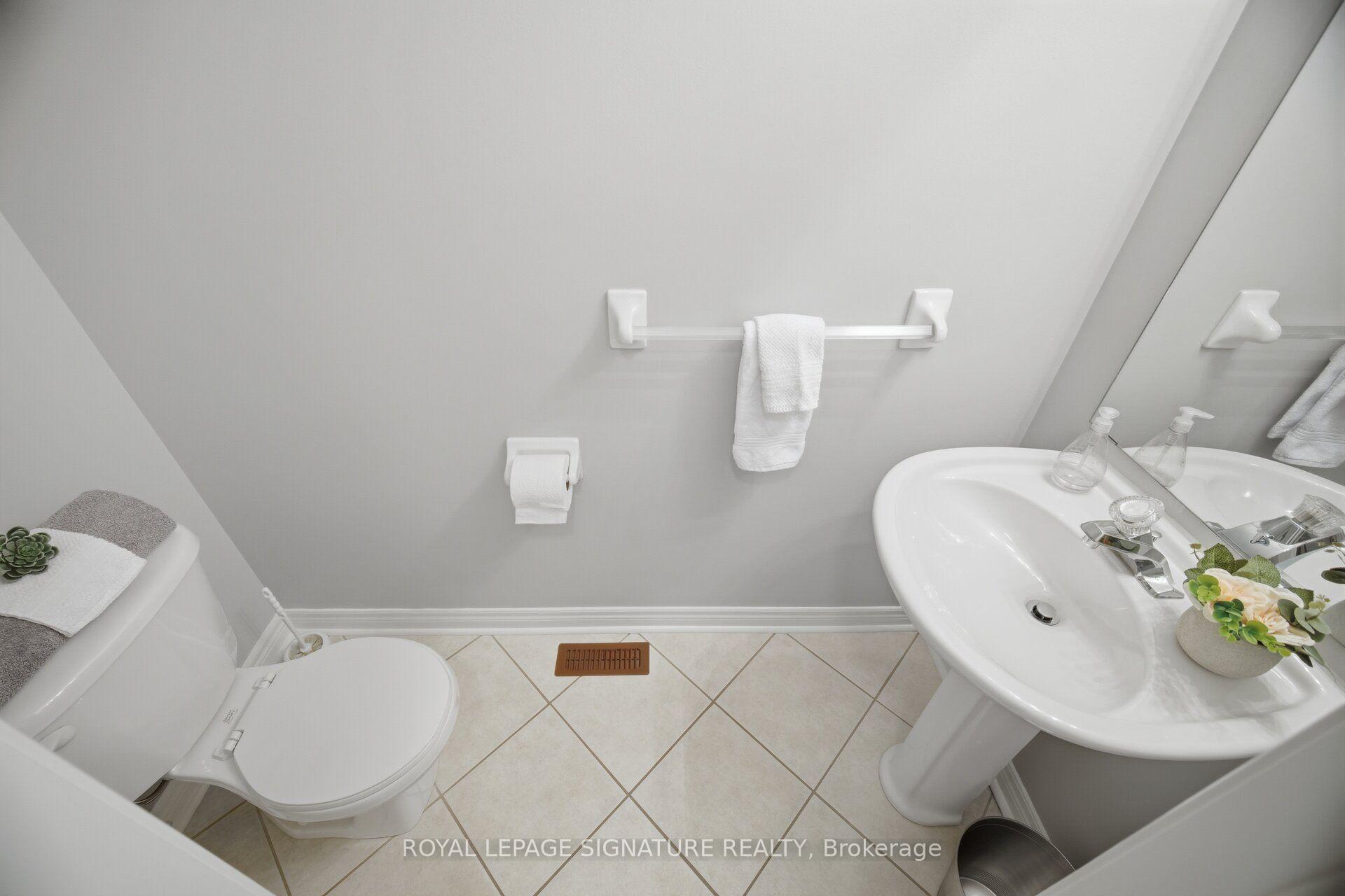 Photo 10 of 2215 Lapsley Crescent, Oakville, Westmount — HOMEH