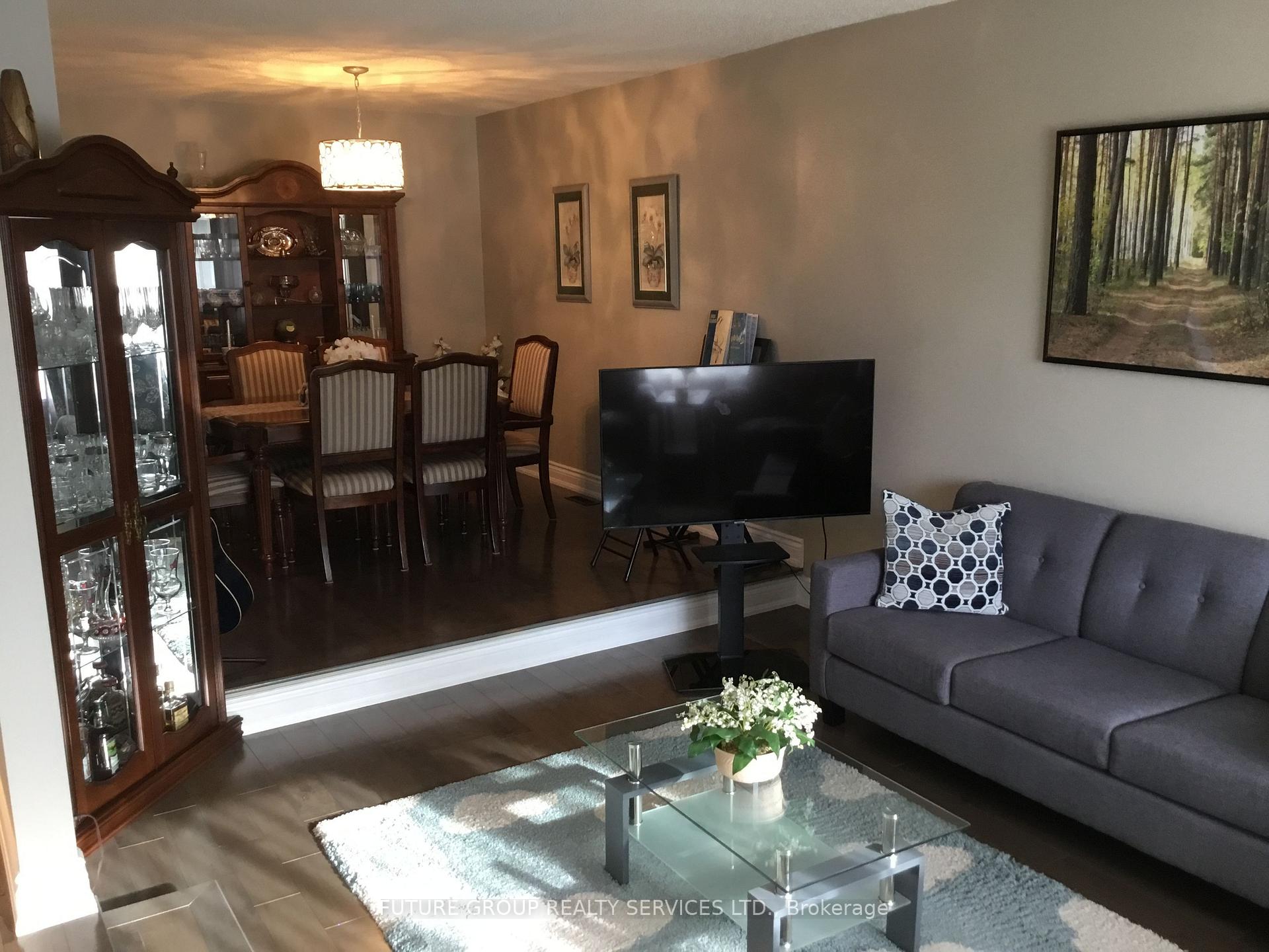 Photo 2 of 40 Lyton Crescent, Hamilton, Stoney Creek Mountain — HOMEH