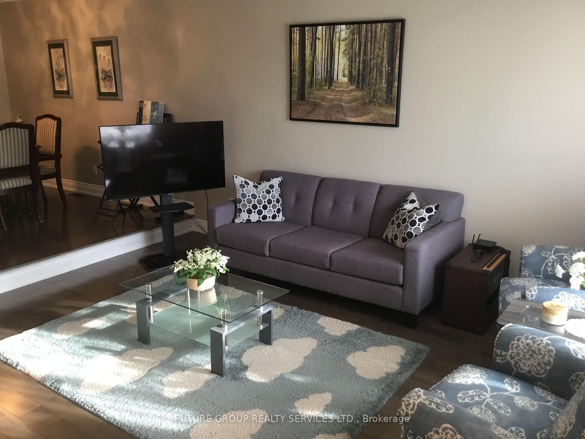 Photo 3 of 40 Lyton Crescent, Hamilton, Stoney Creek Mountain — HOMEH