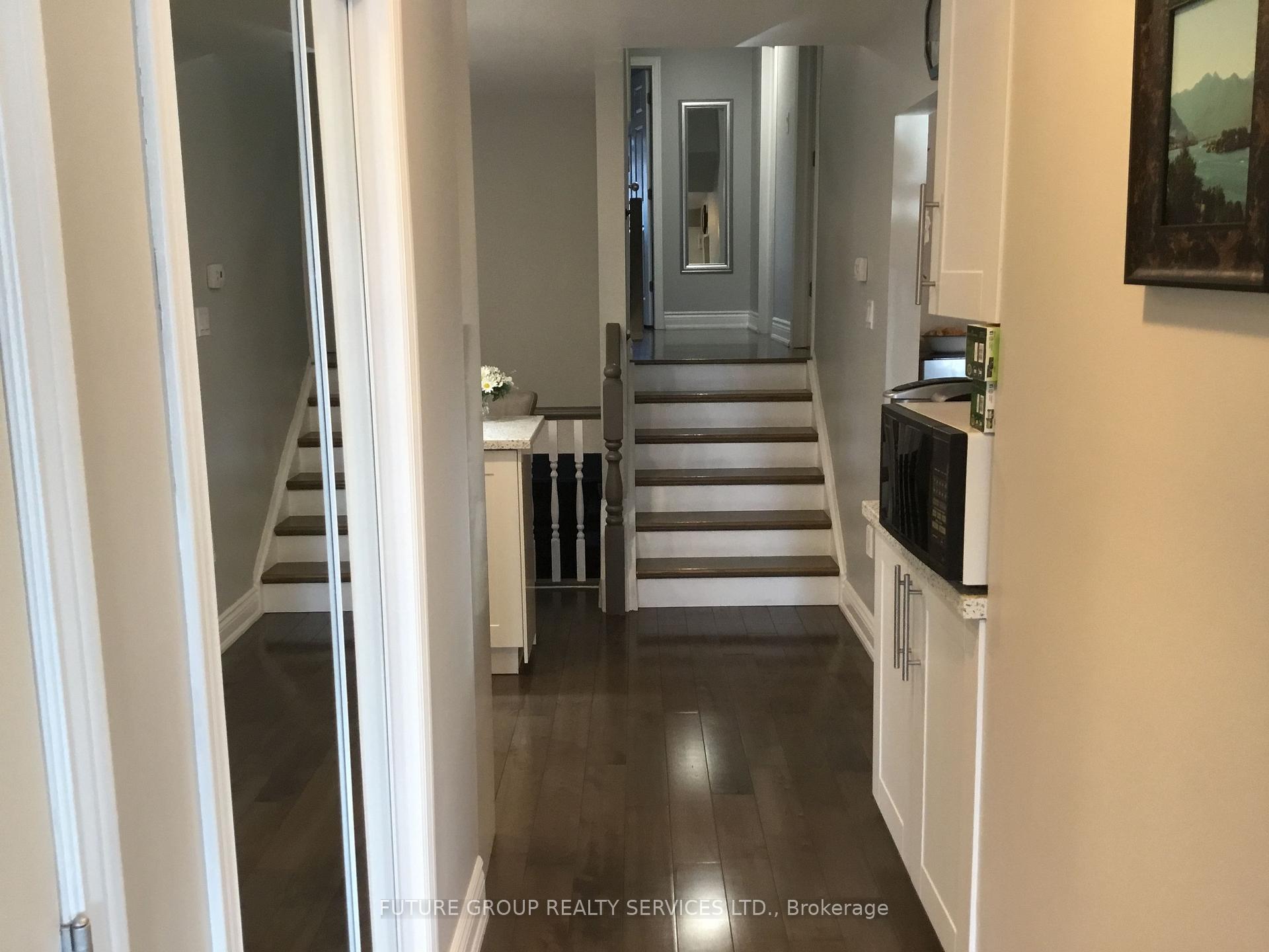 Photo 5 of 40 Lyton Crescent, Hamilton, Stoney Creek Mountain — HOMEH