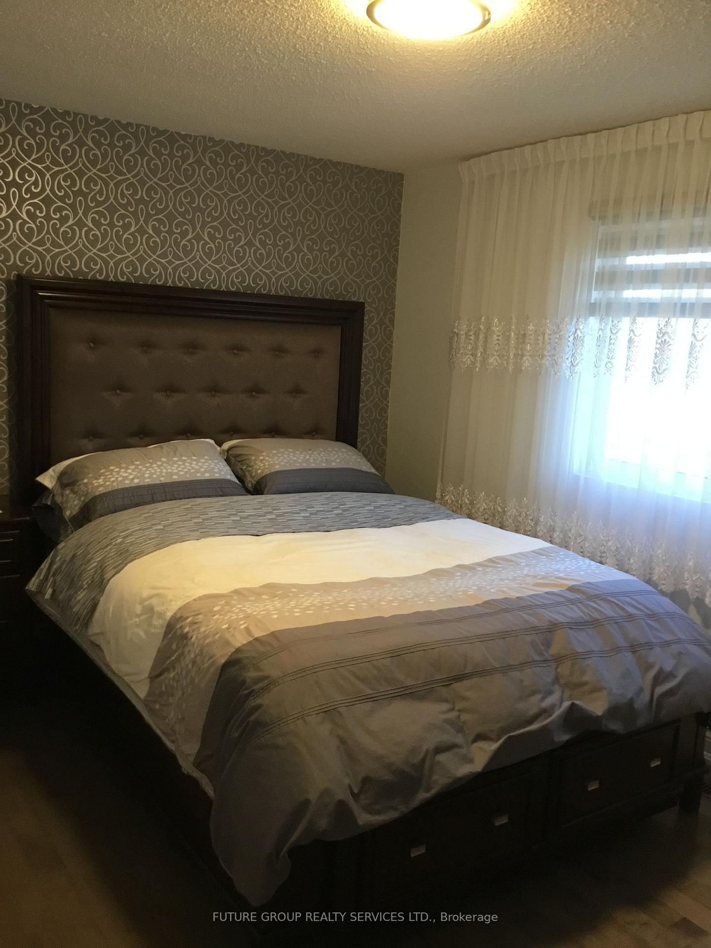 Photo 12 of 40 Lyton Crescent, Hamilton, Stoney Creek Mountain — HOMEH