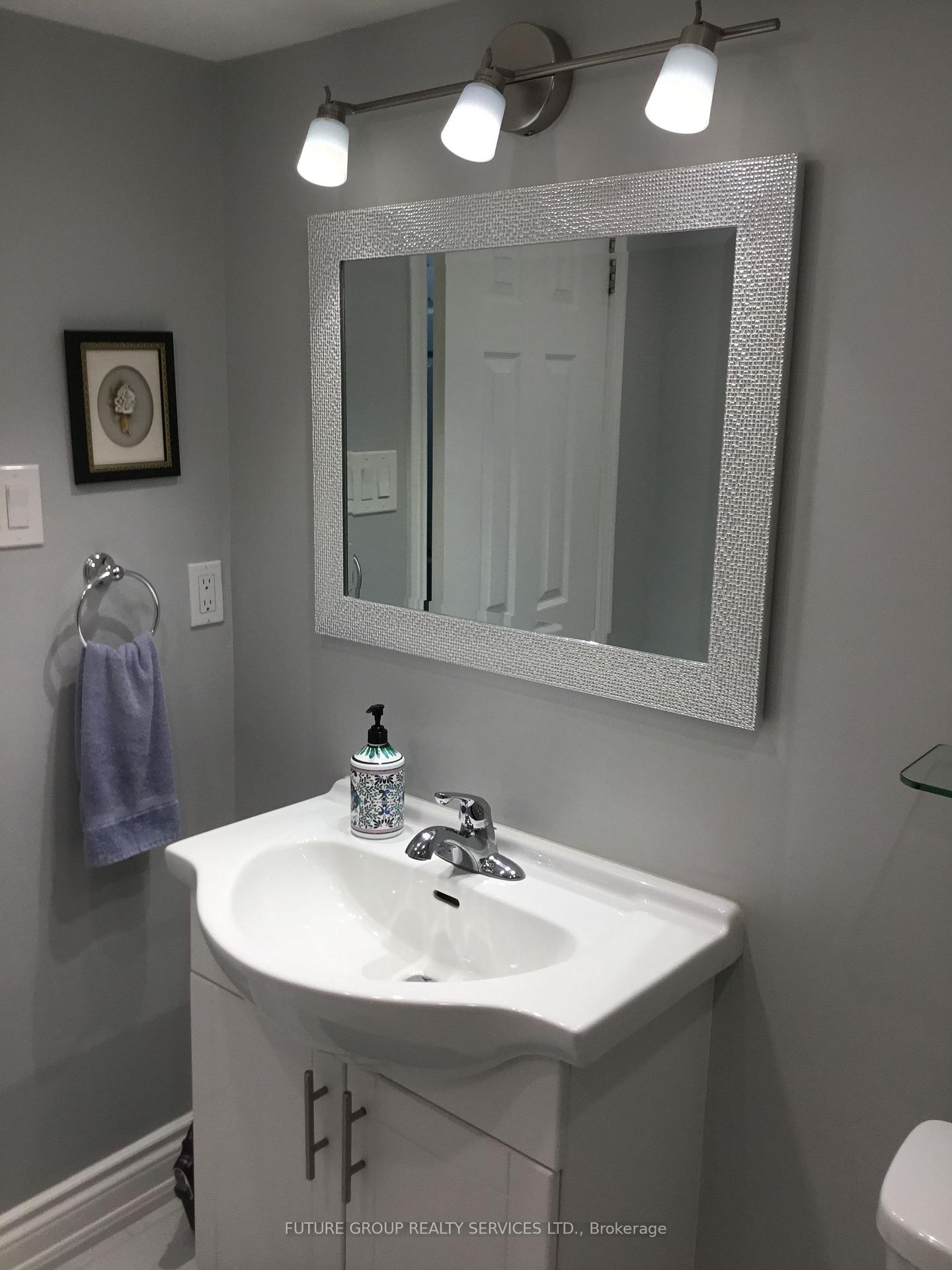 Photo 17 of 40 Lyton Crescent, Hamilton, Stoney Creek Mountain — HOMEH