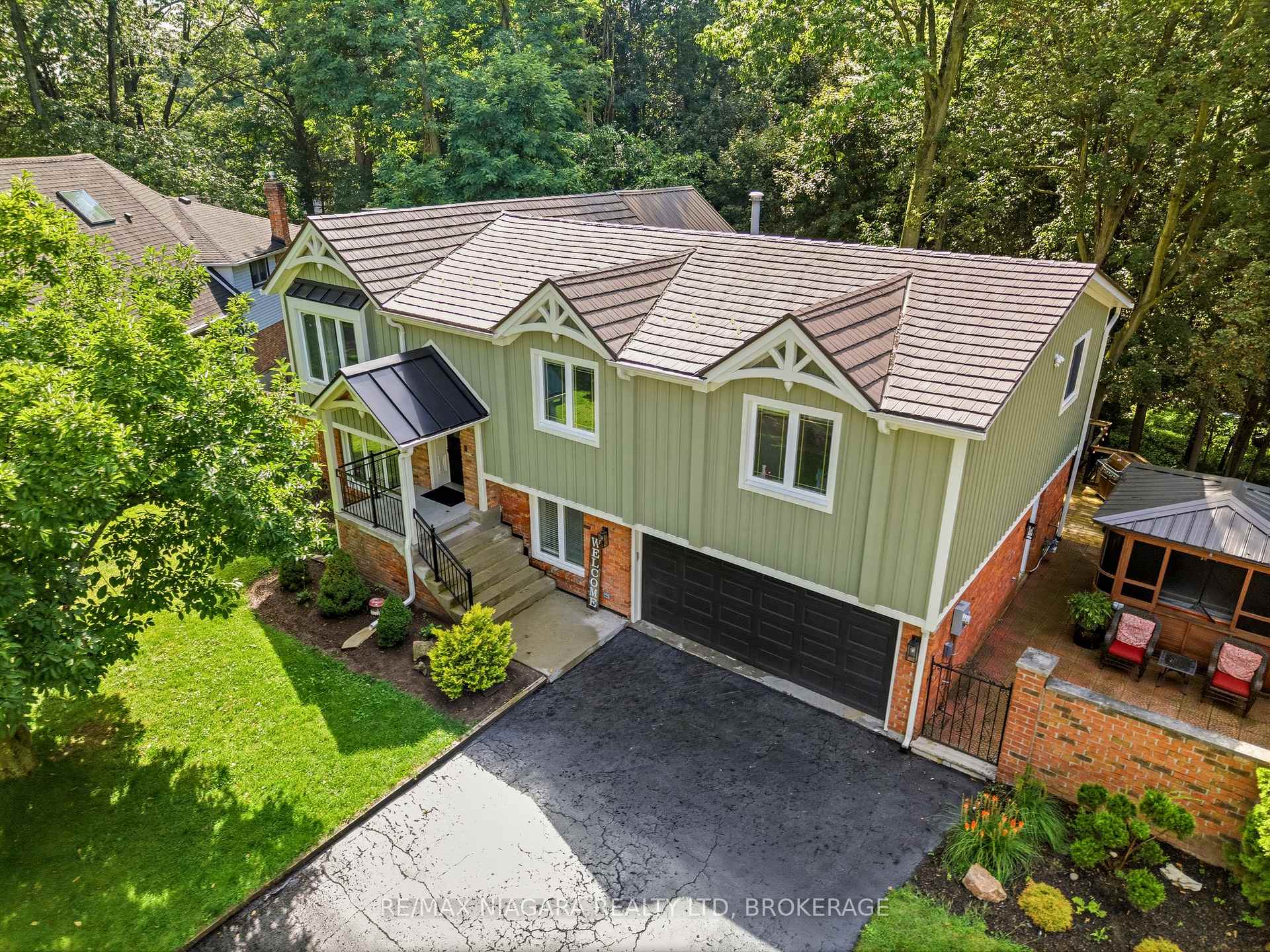 Photo 4 of 25 Berkhout Terrace, Pelham, Fonthill — HOMEH