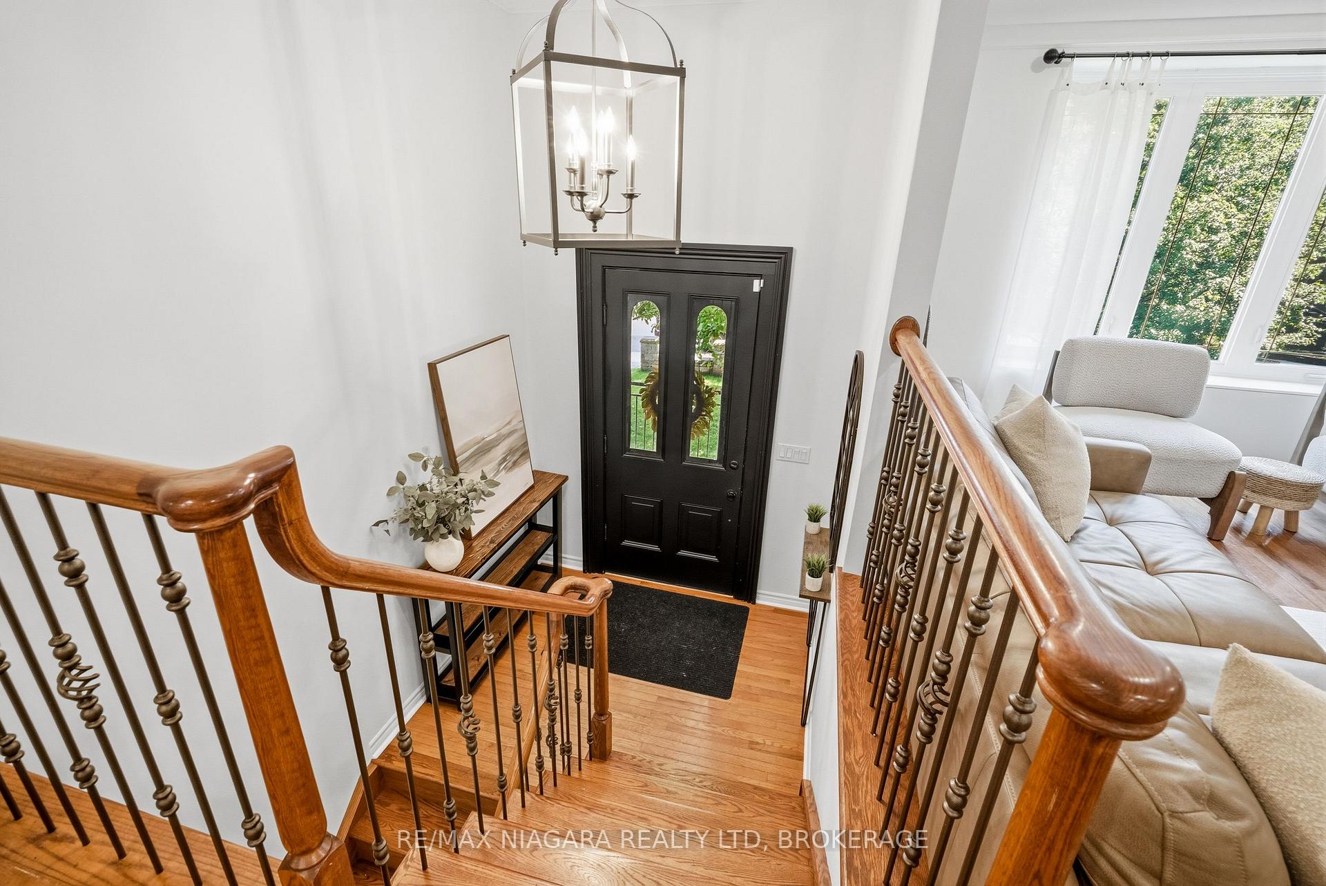 Photo 6 of 25 Berkhout Terrace, Pelham, Fonthill — HOMEH