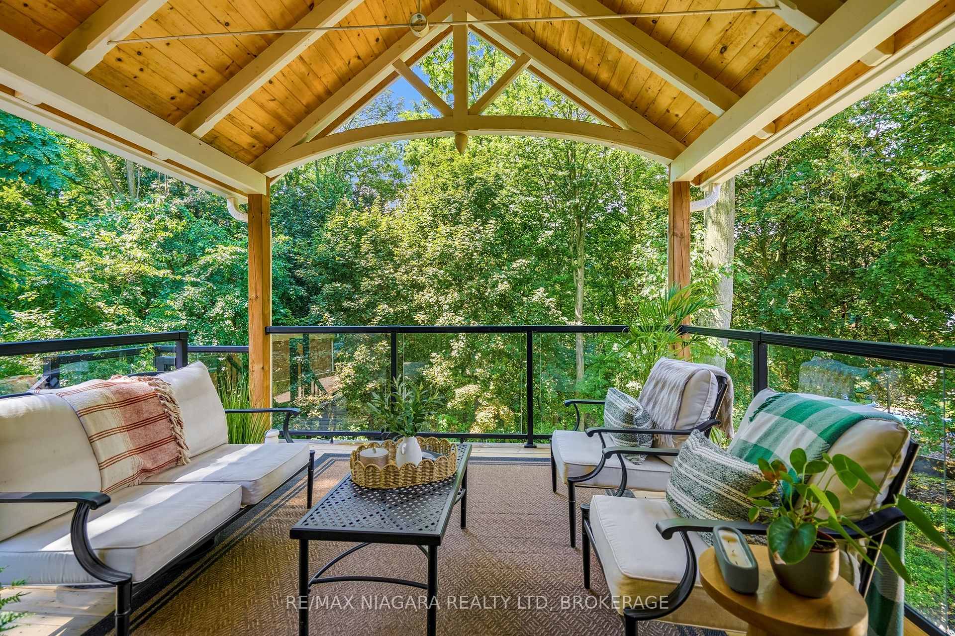 Photo 13 of 25 Berkhout Terrace, Pelham, Fonthill — HOMEH