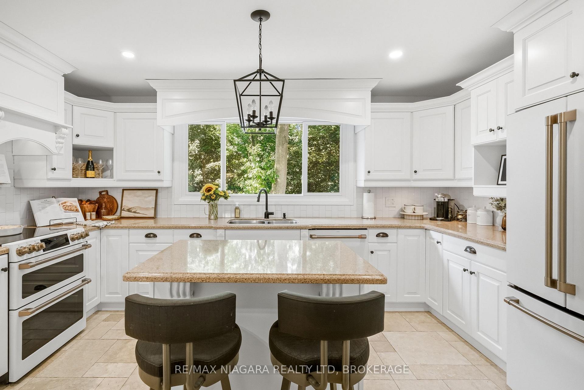 Photo 15 of 25 Berkhout Terrace, Pelham, Fonthill — HOMEH
