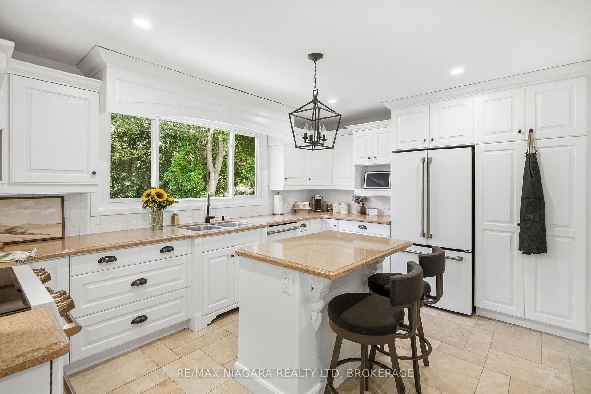 Photo 19 of 25 Berkhout Terrace, Pelham, Fonthill — HOMEH