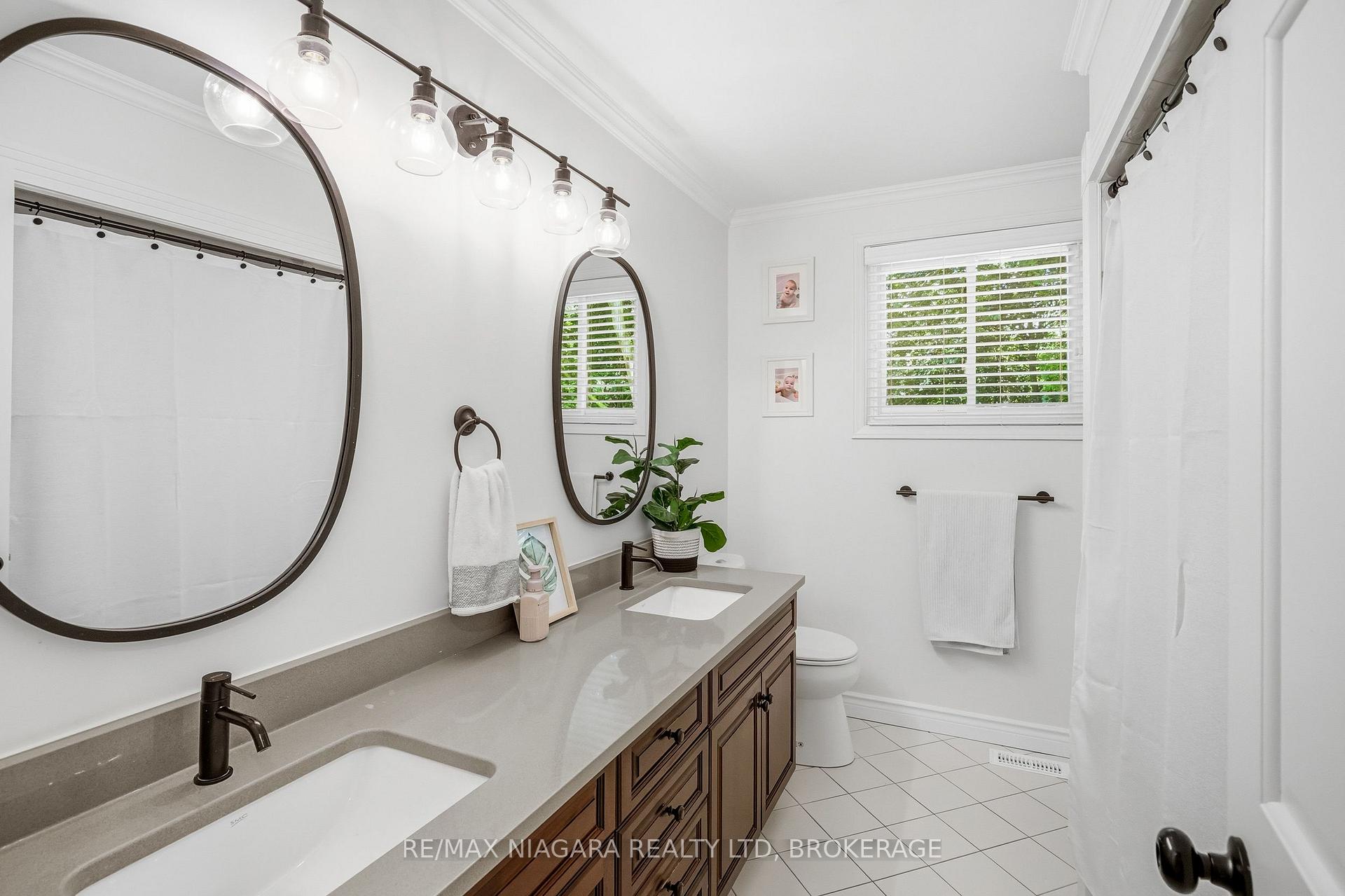 Photo 20 of 25 Berkhout Terrace, Pelham, Fonthill — HOMEH