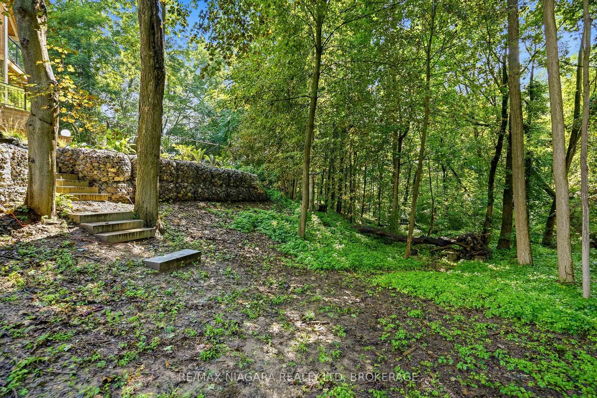 Photo 47 of 25 Berkhout Terrace, Pelham, Fonthill — HOMEH
