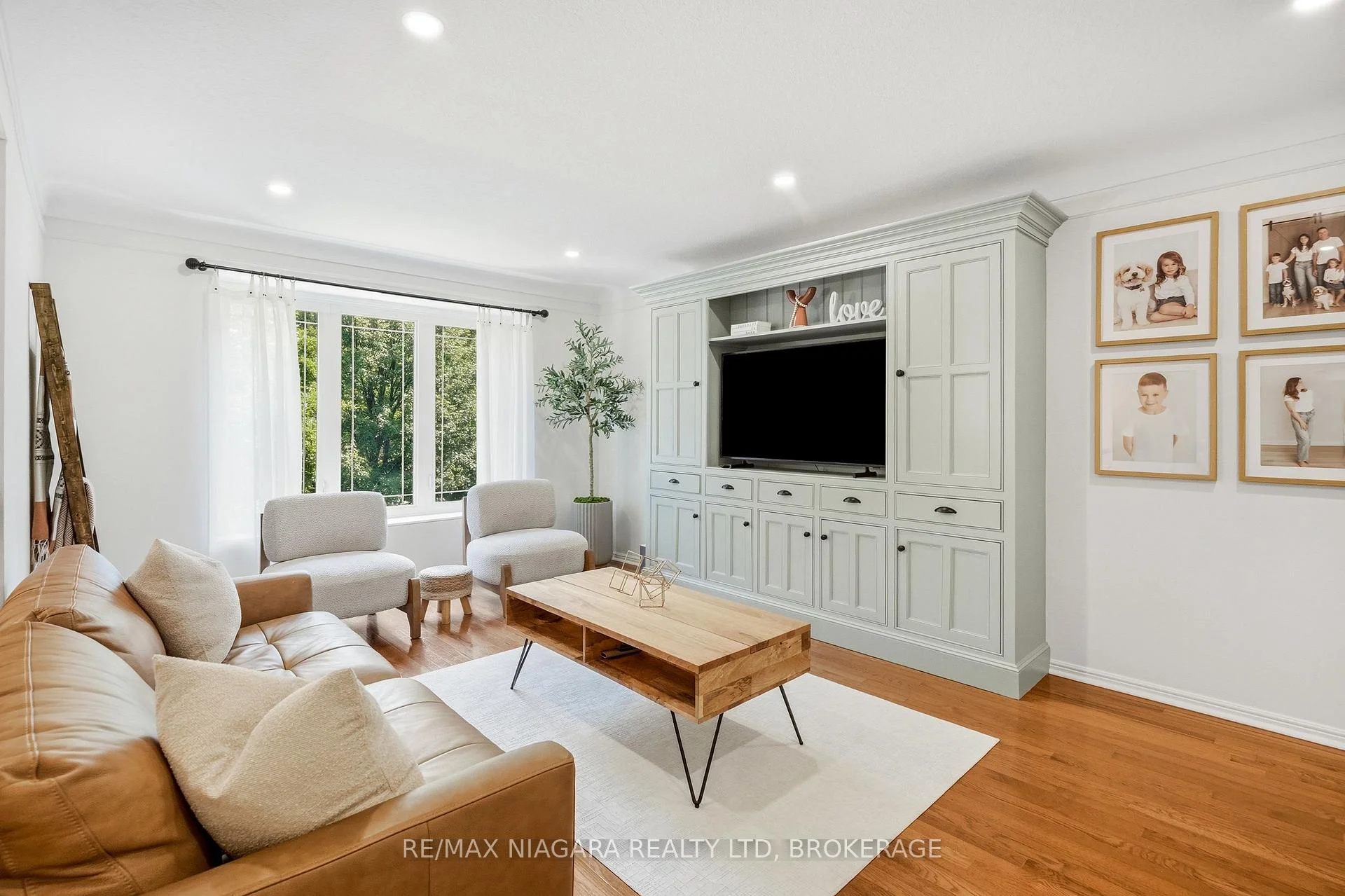 Photo 12 of 25 Berkhout Terrace, Pelham, Fonthill — HOMEH