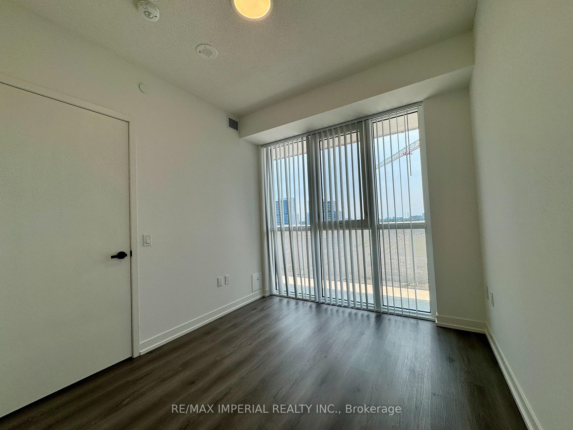 Photo 13 of Unit 811, 28 Interchange Way, Vaughan, Vaughan Corporate Centre — HOMEH