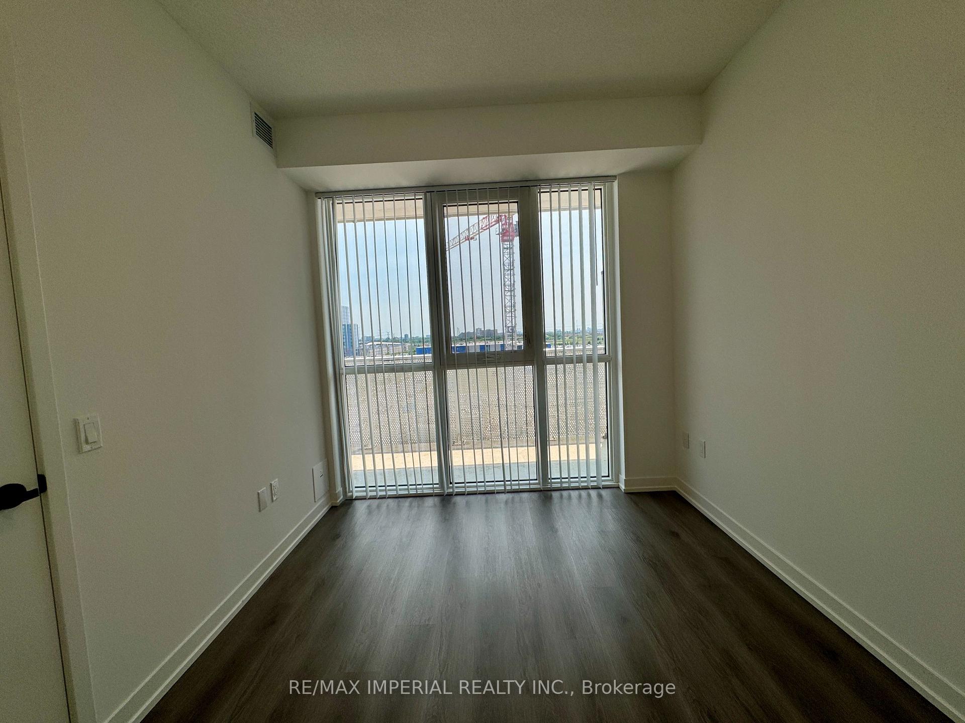 Photo 14 of Unit 811, 28 Interchange Way, Vaughan, Vaughan Corporate Centre — HOMEH