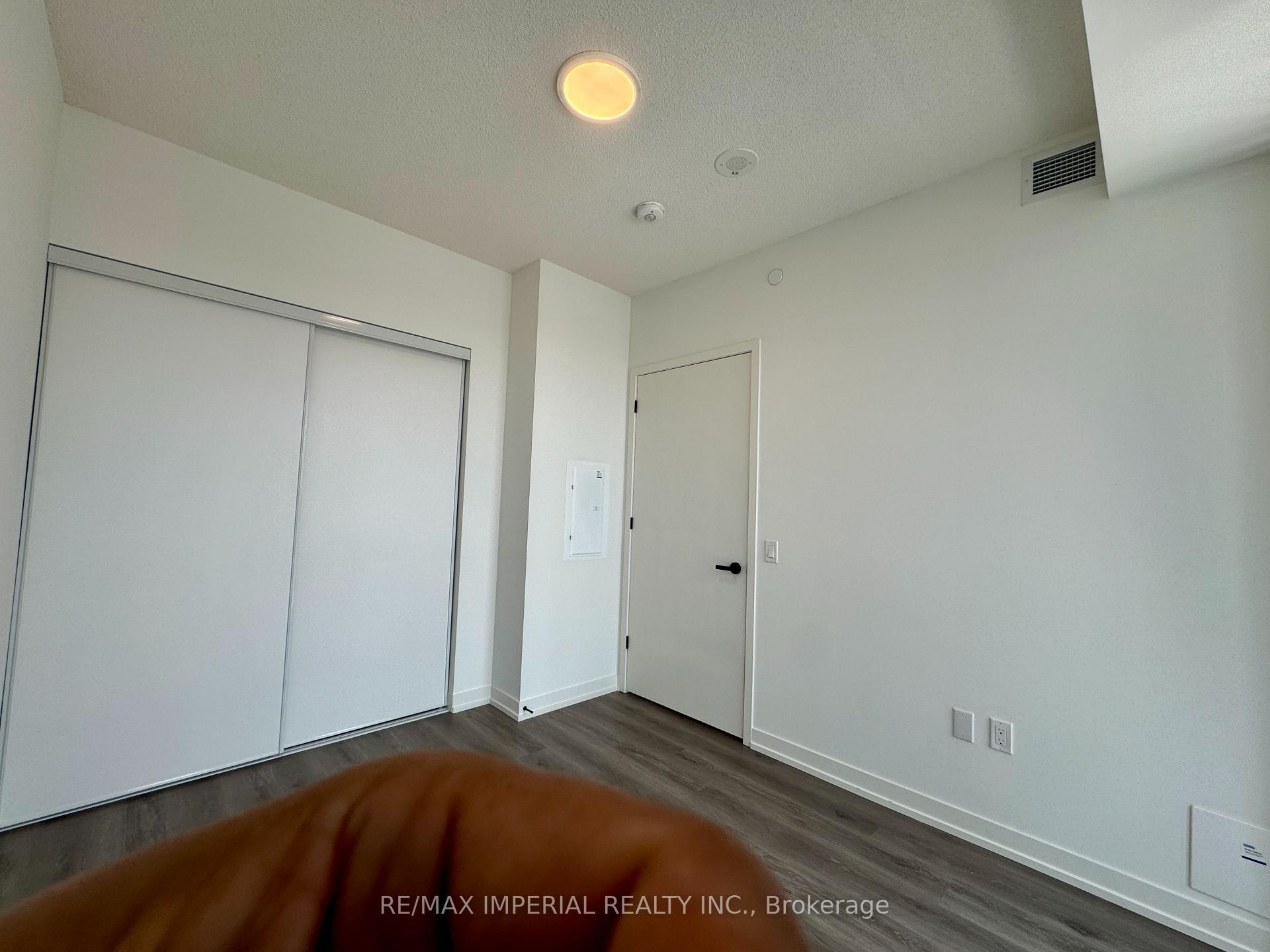 Photo 15 of Unit 811, 28 Interchange Way, Vaughan, Vaughan Corporate Centre — HOMEH