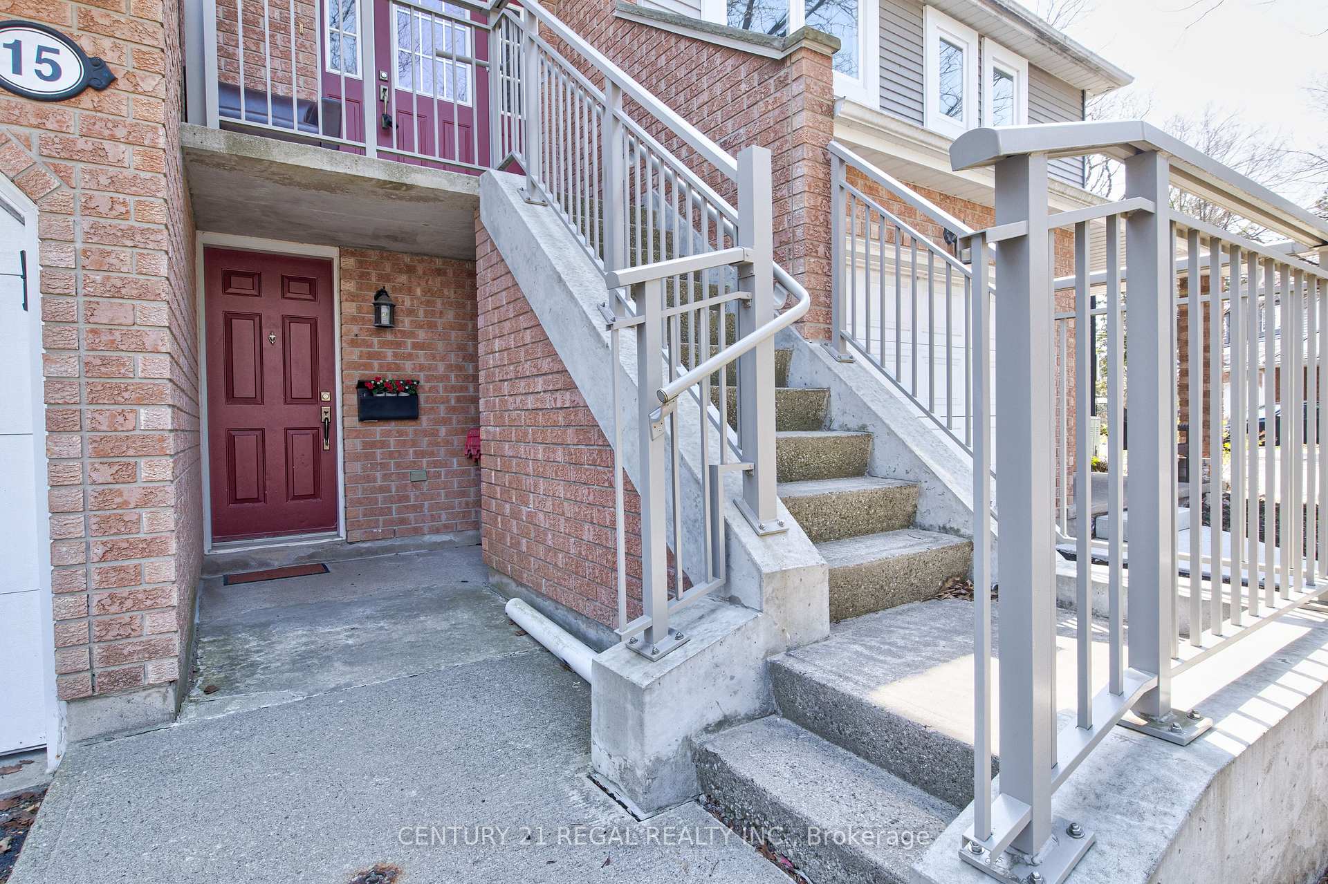 Photo 2 of Unit 15, 310 Christopher Drive, Cambridge, Christopher-Champlain — HOMEH