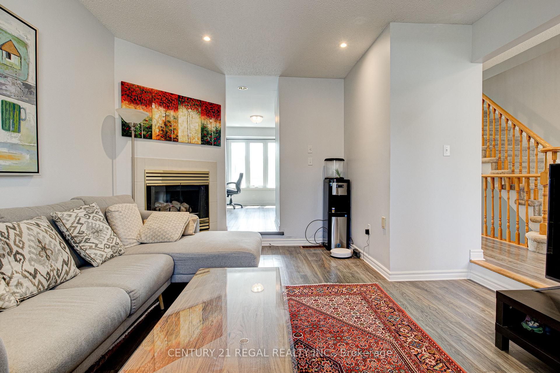 Photo 7 of Unit 15, 310 Christopher Drive, Cambridge, Christopher-Champlain — HOMEH
