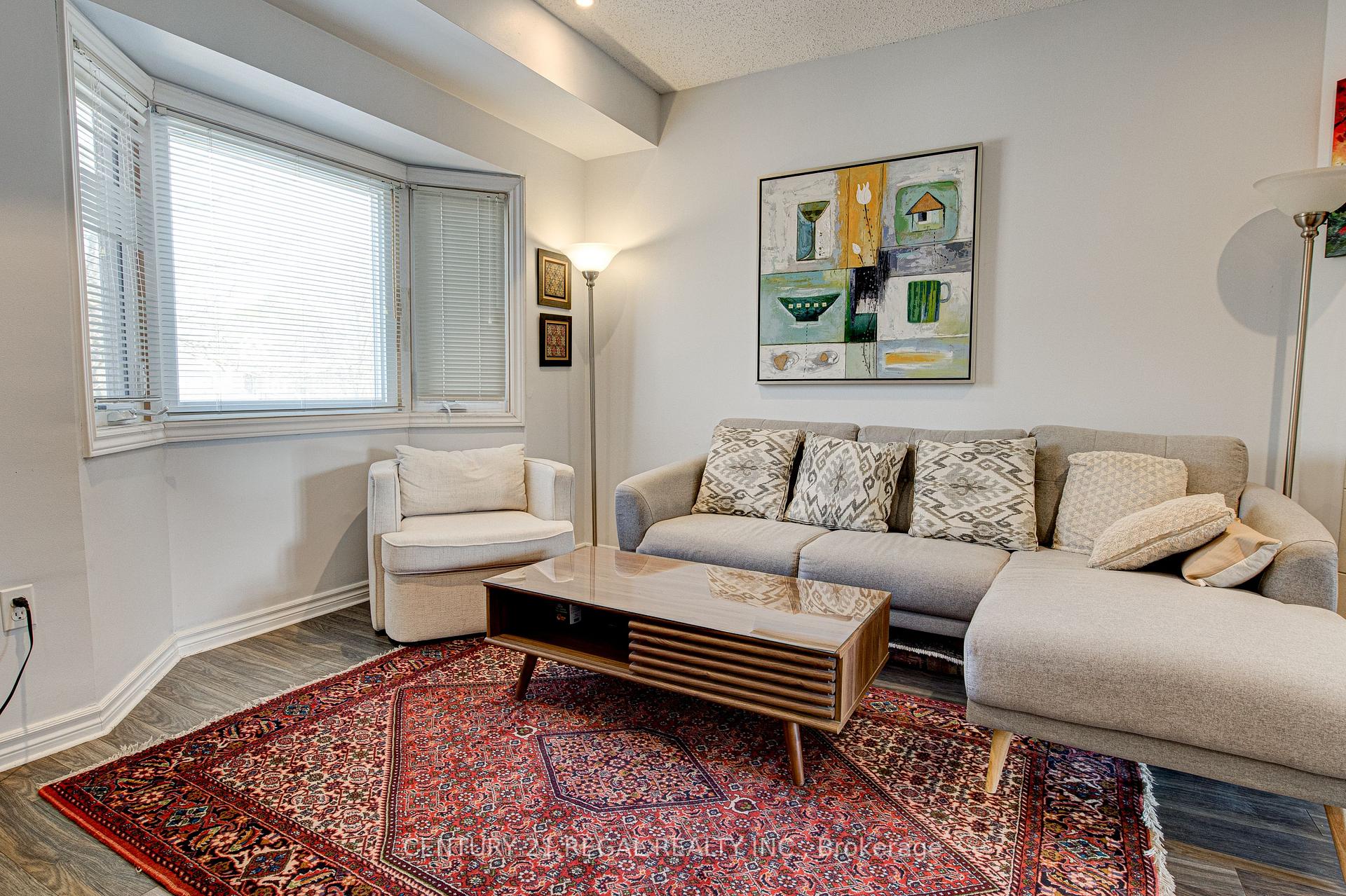Photo 8 of Unit 15, 310 Christopher Drive, Cambridge, Christopher-Champlain — HOMEH
