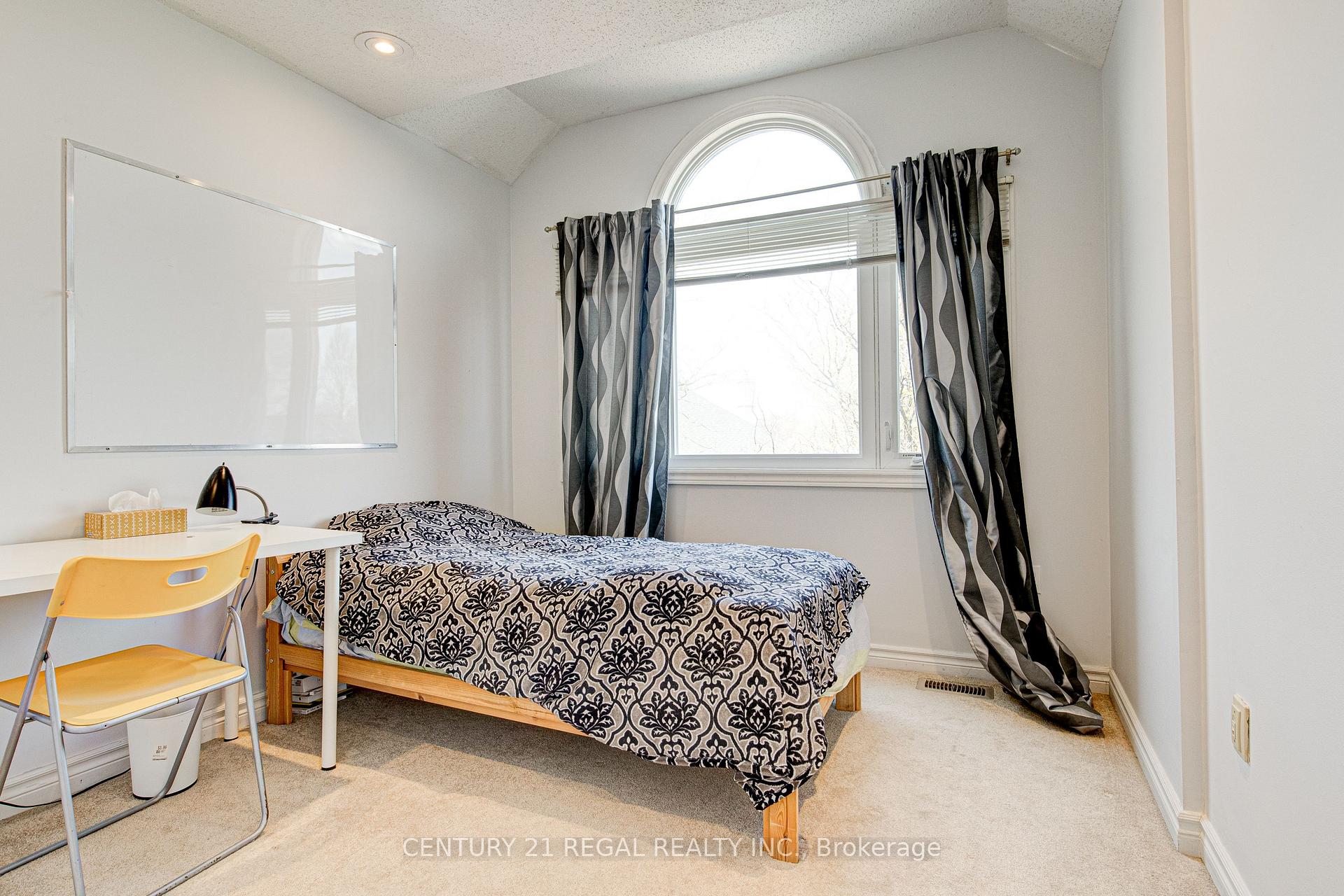 Photo 15 of Unit 15, 310 Christopher Drive, Cambridge, Christopher-Champlain — HOMEH