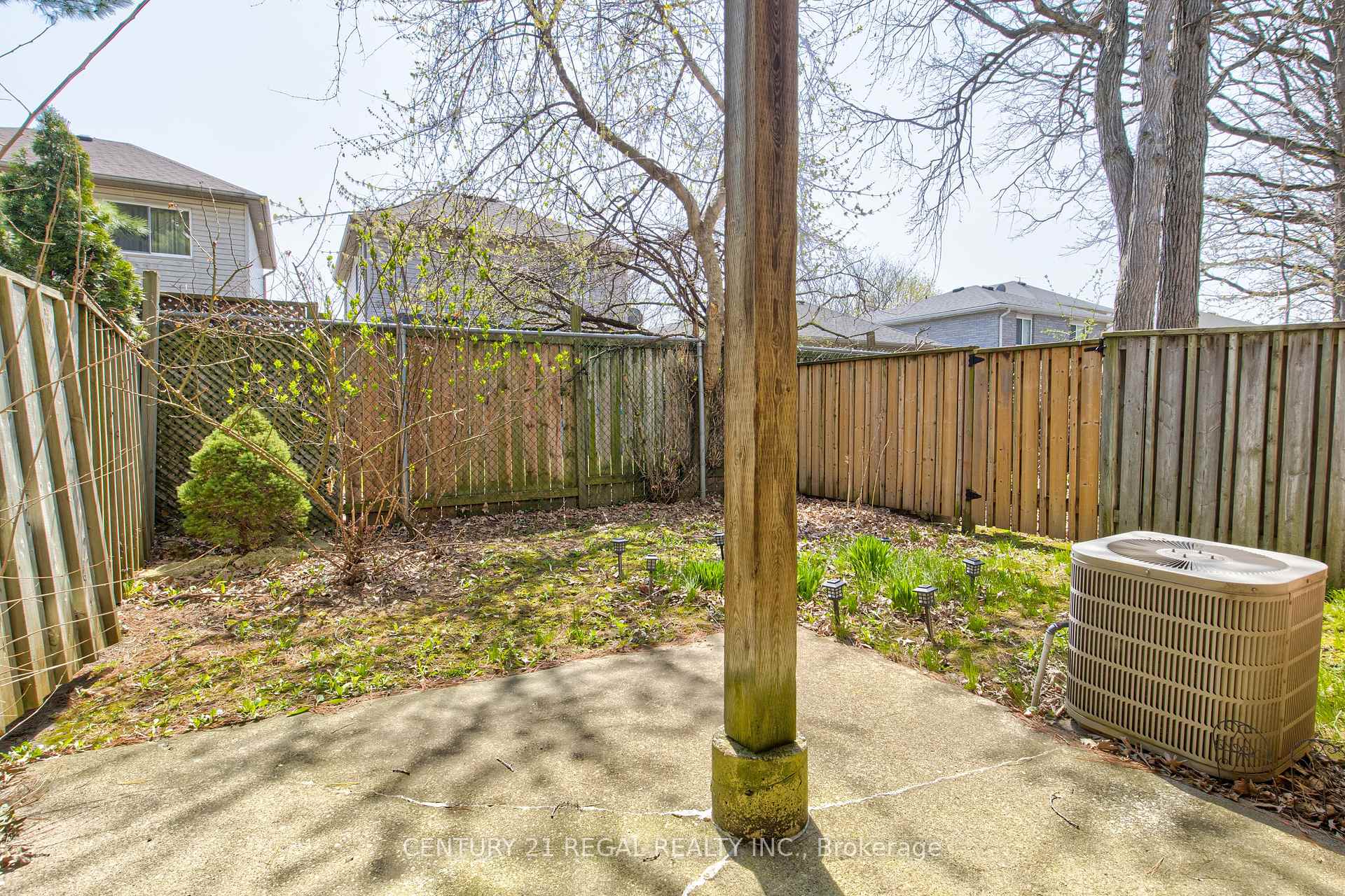 Photo 22 of Unit 15, 310 Christopher Drive, Cambridge, Christopher-Champlain — HOMEH
