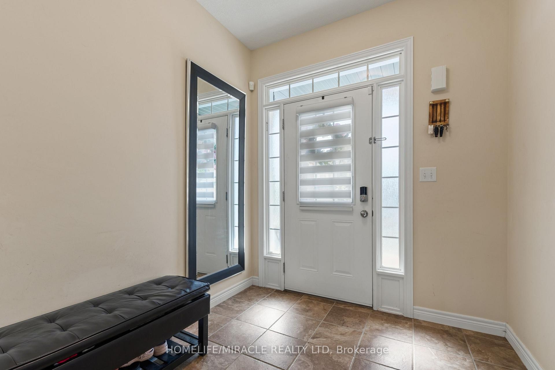 Photo 3 of 75 Sparrow Avenue, Cambridge, Little's Corners — HOMEH