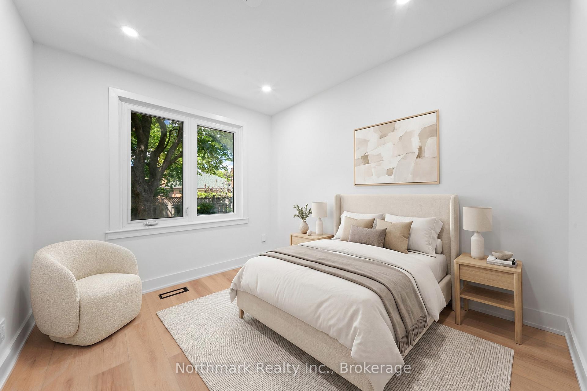 Photo 9 of 48 Benway Drive, Etobicoke, Rexdale-Kipling — HOMEH