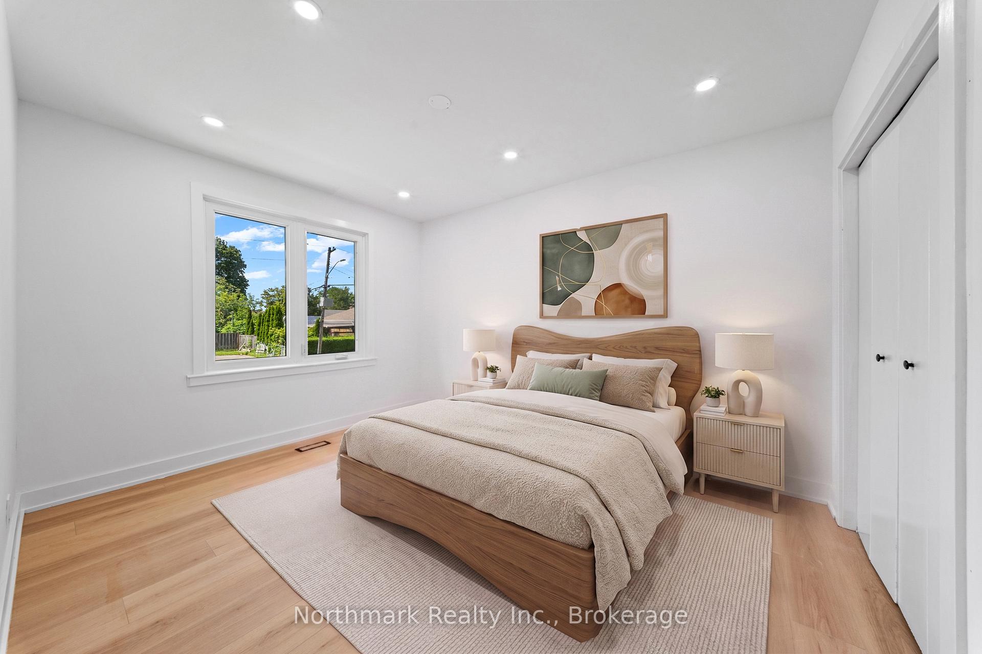 Photo 12 of 48 Benway Drive, Etobicoke, Rexdale-Kipling — HOMEH