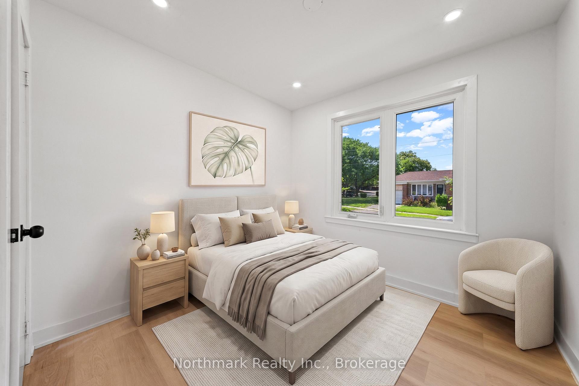 Photo 13 of 48 Benway Drive, Etobicoke, Rexdale-Kipling — HOMEH