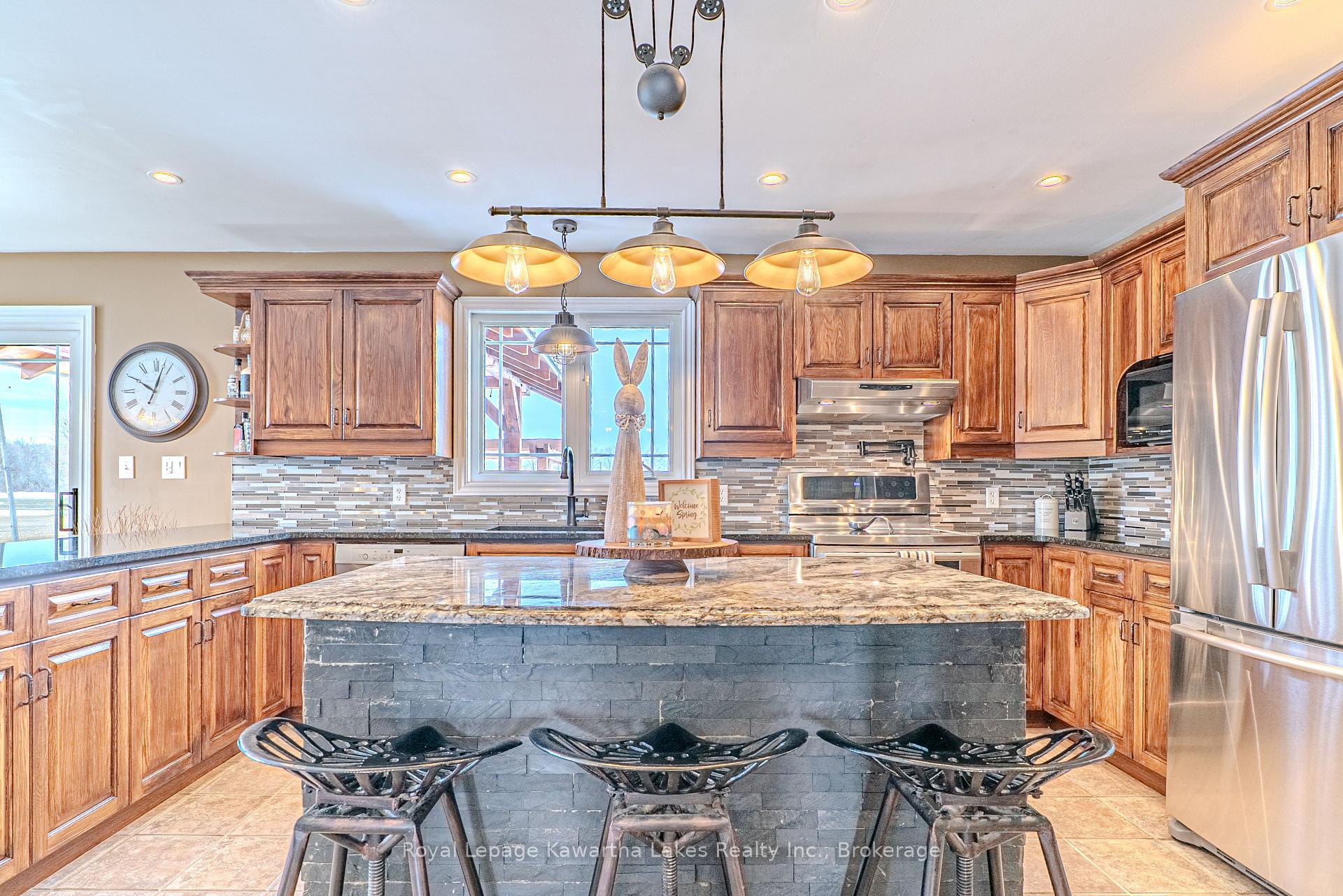 Photo 18 of 929 Eldon Road, Kawartha Lakes, Oakwood — HOMEH