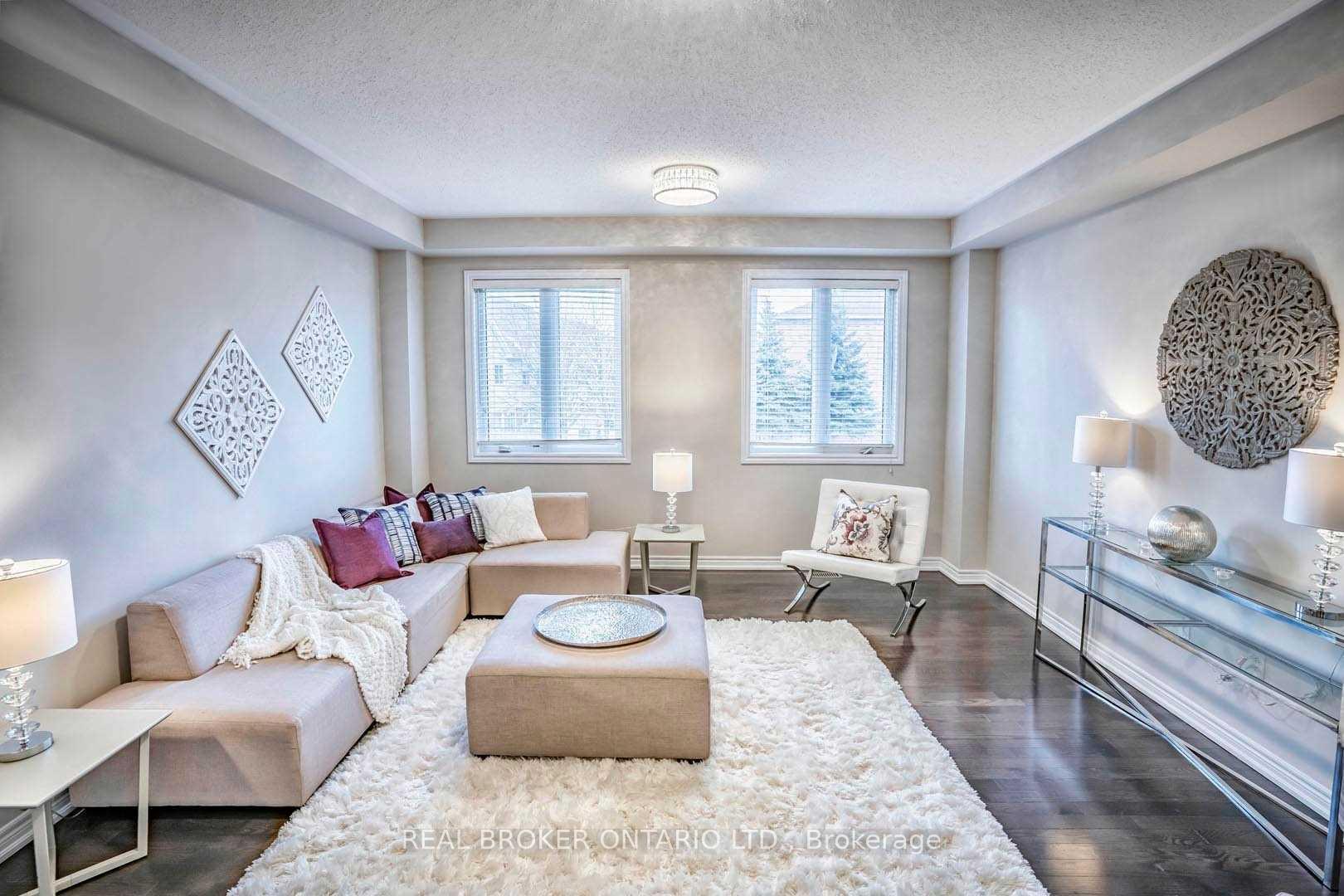 Photo 3 of 1424 Granrock Crescent, Mississauga, East Credit — HOMEH